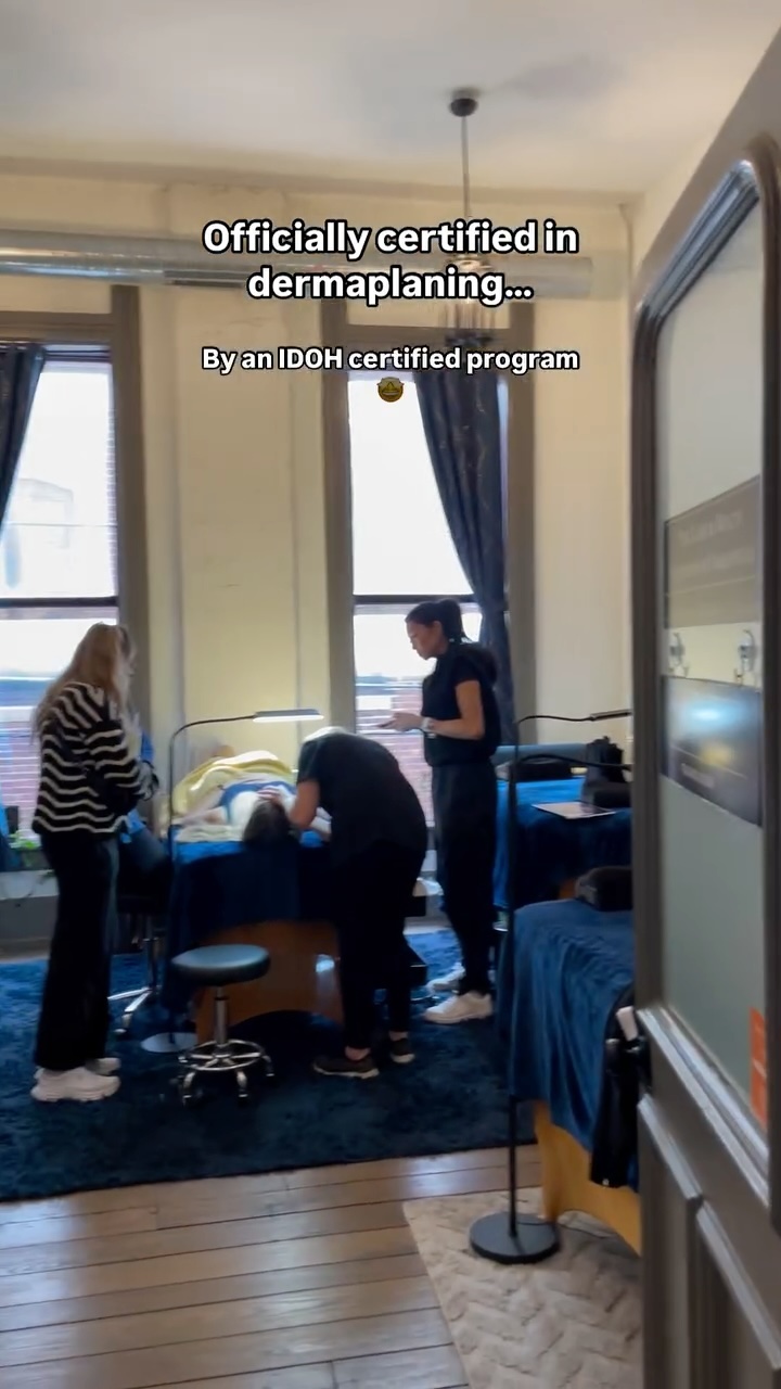 “✨ Ready to level up your Beauty Career?
A dermaplaning certification is the perfect choice! 💆♀️ We’ve helped countless Estheticians & Cosmetologists achieve success, and we’re here to get you certified quickly and confidently.
Learn from highly trained experts and start offering your clients this sought-after service in no time. Sign up TODAY and take the first step toward your success! 💕
#DermaplaningCertification #EstheticsCareer #esthetician #estheticiantraining #estheticiantrainingindiana #indianestheticiantraining #esthetictraining #dermaplaningtraining #dermaplaningtrainingcourses