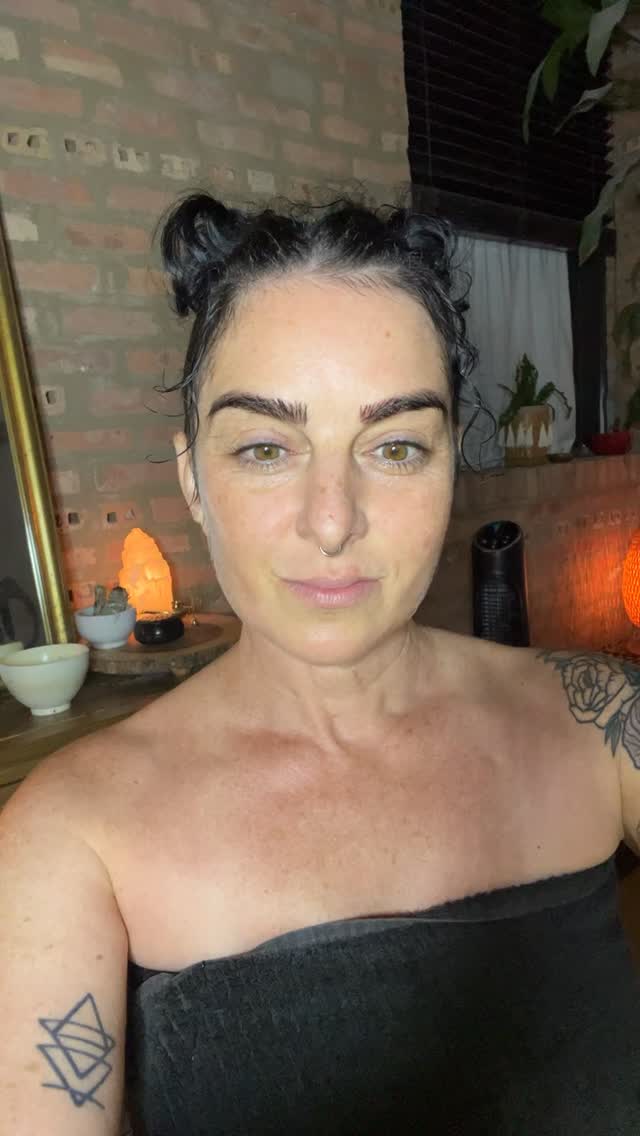 Gave myself a Thirst Aid Kit facial today and wow wow wow! It was so lovely and completely refreshed my skin! I needed that. Come see me and get glowing! Booking link in bio.