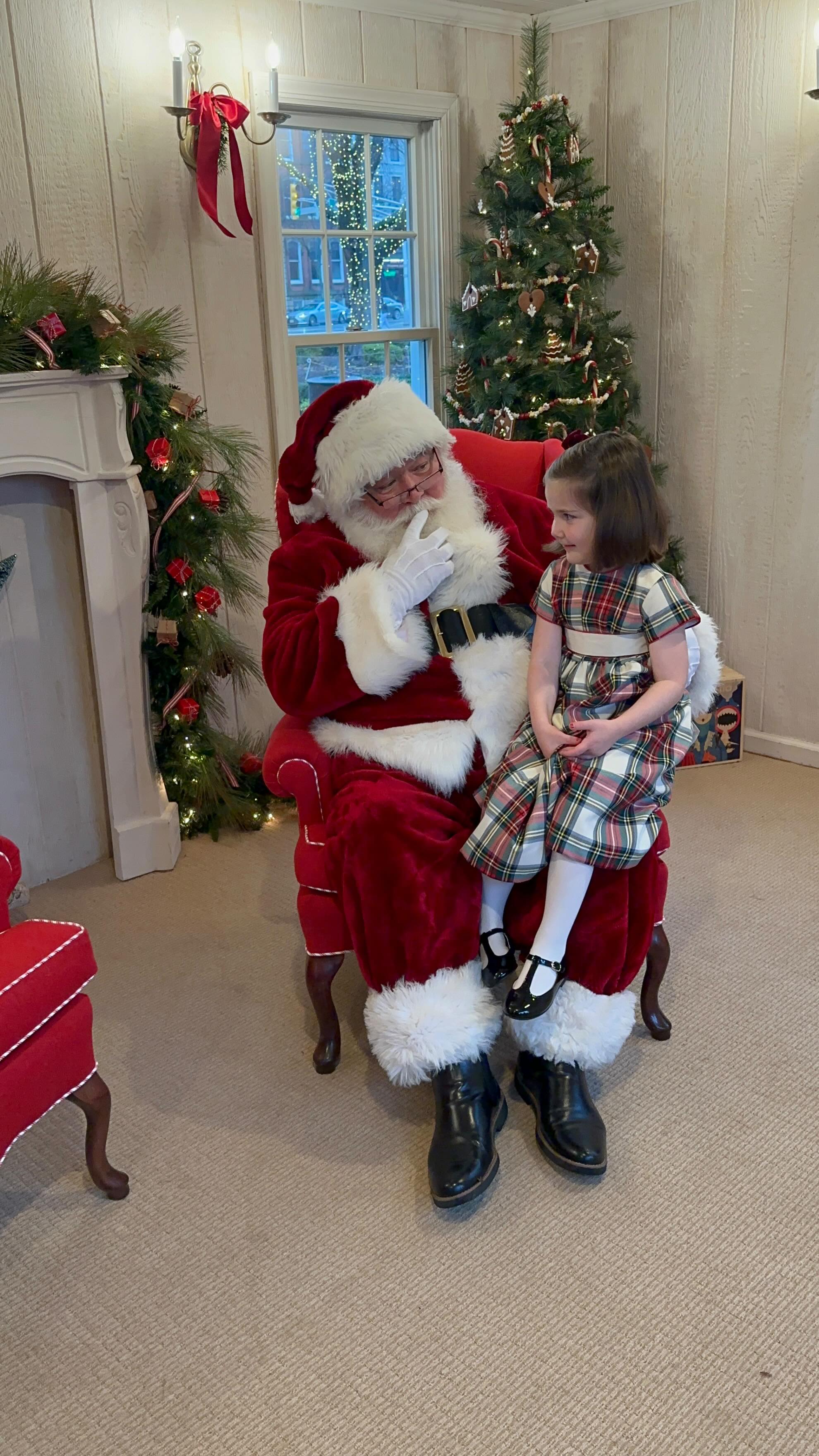 I am incredibly excited and honored to unveil this year’s completely redesigned Santa house on the Morristown Green! A heartfelt thank you to the Morristown Partnership, Walsh Construction, and all of our wonderful sponsors and partners who contributed to this special tradition.
Join the festivities and take a photo with Santa Friday’s from 3pm-8pm or Saturday and Sunday from 12pm-7pm 🎅