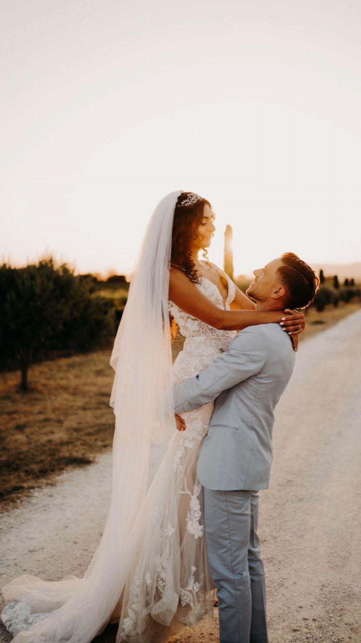 La golden hour au Mas des Auréliens, c'est une lumière absolument magnifique. De quoi rendre le choix des photos... très difficile !
📸 @benjaminbagnisphotography