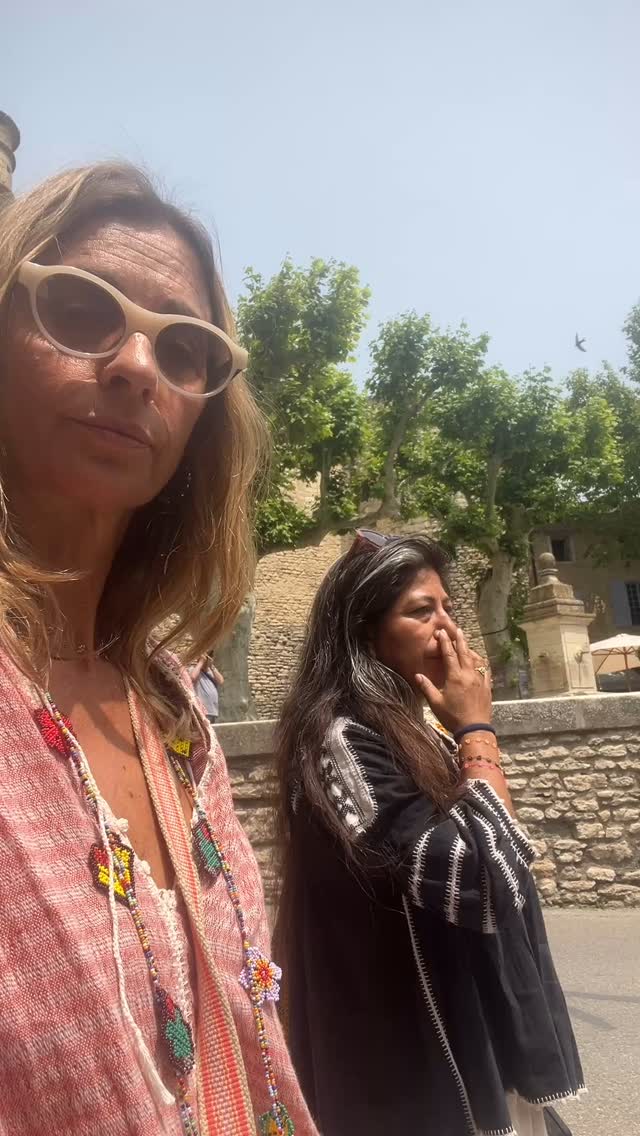 À la découverte du Luberon 🥰 Étape 1, Gordes ❤️
#luberon #gordes #arttextile #faitmain #sirena #pieceunique #blouse #tourisme #oaxaca #mexique #gordes