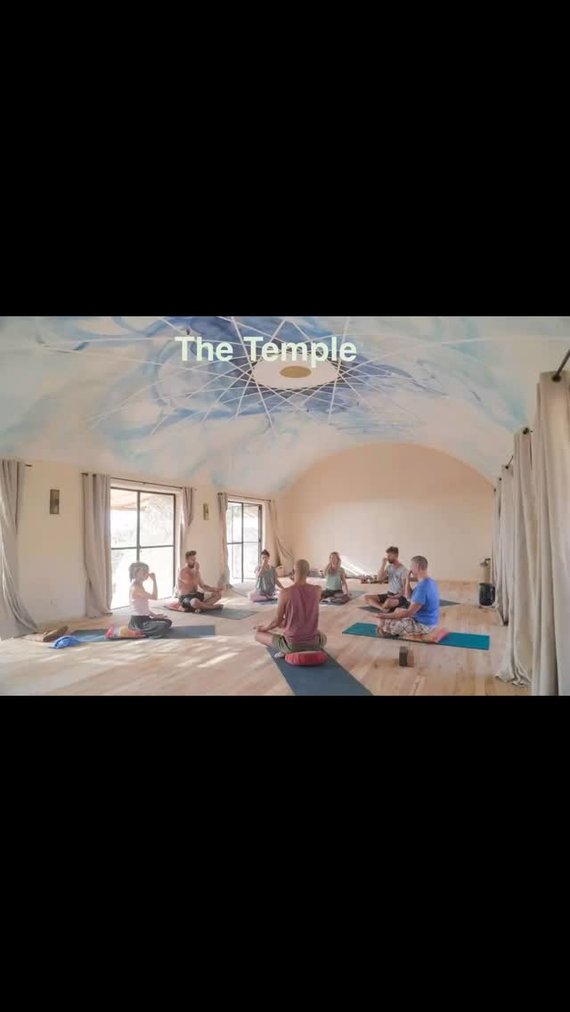✨ ENCIL IOGA | YOGA RETREAT ✨
📍 Y Serai, Essaouira, Moroco
🗓️ 21–26 Tachwedd 2025
🌿 Encil merched yn Gymraeg a Saesneg – croeso i bob oedran a phob lefel!
Dewch i dreulio 4 noson o ioga ysbrydol, natur wyllt, bwyd llysieuol blasus, awyr môr, seremoni, cysylltiad a gorffwys yn Y Serai – encil preifat ger dinas lan môr Essaouira.
Dan arweiniad elenhaf_ (Arweinydd yr Encil)
Trefnir gan elen_aalla (Trefnydd yr Encil)
🌙 Yn gynwysedig:
✔️ Ioga a myfyrdod bob dydd
✔️ Taith drwy’r goedwig, gwers goginio, taith i’r ogofâu ar lan y môr
✔️ Seremoni cacao, nosweithiau wrth y tân & mwy
✔️ Pob pryd bwyd + cludiant o Marrakech
🧖♀️ Tylino ar gael fel ychwanegiad os dymunwch
💷 Prisiau y pen
🛏️ Ystafell Mezzanine (Rhannu): £800
🛏️ North Wing / Garden Room (Rhannu): £900
🛏️ Ystafell Kiln neu Hillside (Rhannu): £900
🛏️ Ystafell Kiln neu Hillside (Unigol): £1,150
🛏️ Garden Room (Unigol Premiwm): £1,250
📧 Cadwch eich lle gyda blaendal o £200
Ebostiwch: info@kaoukitours.com
Lleoedd yn gyfyngedig – cysylltwch os oes gennych gwestiynau!
#enciloga #moroco #encildimerched #yogagymraeg #encilyoga2025 #essouira #elenaalla #elenhaf #encilgyfunieithog #retreit2025