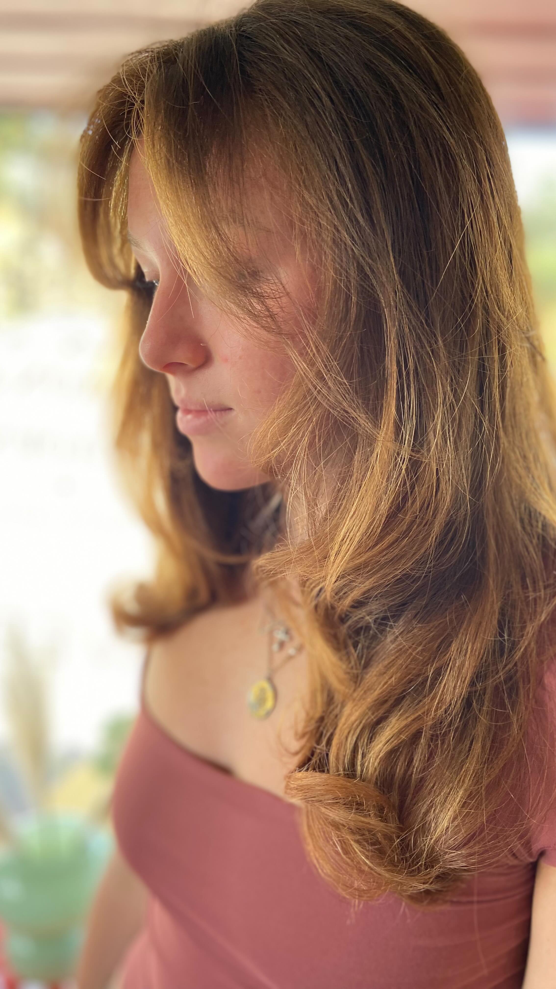 Soft face framing layers and fresh cut by @hair.by.tinnaaa 🌺
#thesalcal #aveda #avedasalon #carmelvalley #carmelbythesea #freshcut