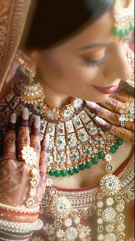 "A timeless embodiment of elegance: The bride, radiant and graceful, in her unforgettable moment"
www.thefilmeditor.co.uk
CLICK + LIKE + SHARE
BRIDE & GROOM - @parin1 & @monali_patel
Photography- @kreativeklicks
#indianbride #brideblogger #indianbridalmakeup #bride #groom @deverebeaumontestate