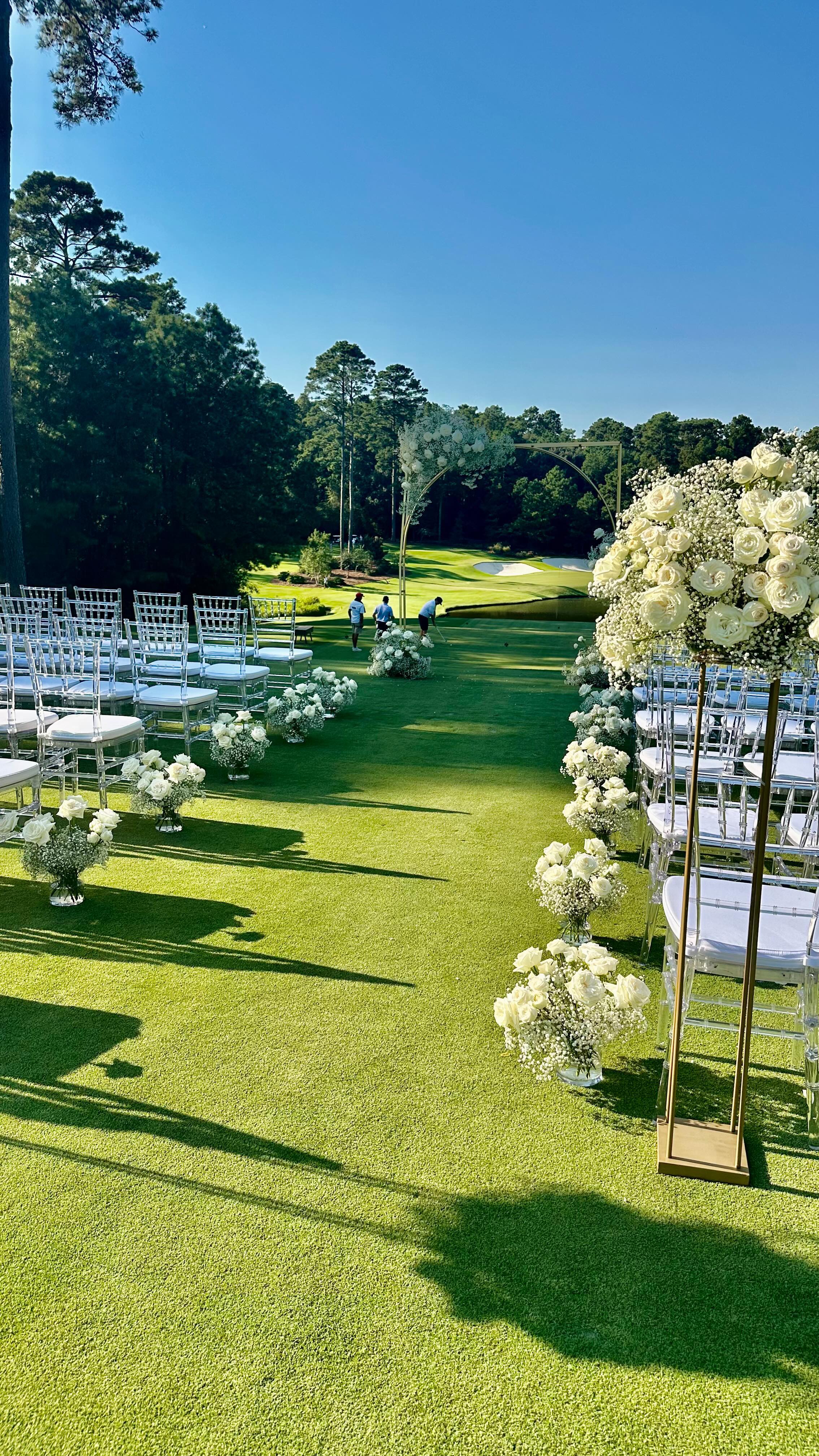 🌿✨ Just wrapped up a stunning wedding on the picturesque Blue Jack National golf course just outside of Houston! The perfect blend of elegance and nature, featuring delicate baby’s breath and timeless white roses. Every moment was filled with love and beauty. 💍🌹
We had the pleasure of designing this wedding for McKenna and Shawn .We designed this wedding through our relationship with Poppy Flowers.
@redexperiences @poppydesigners @poppyflowersco
#HoustonWeddings #GolfCourseWedding #WeddingInspiration #BridalBliss #BreezyBlooms #BabyBreath #WhiteRoses #WeddingDetails #TexasWeddings #LoveIsInTheAir #FloralDesign #WeddingVibes #OutdoorWedding #ElegantEvents