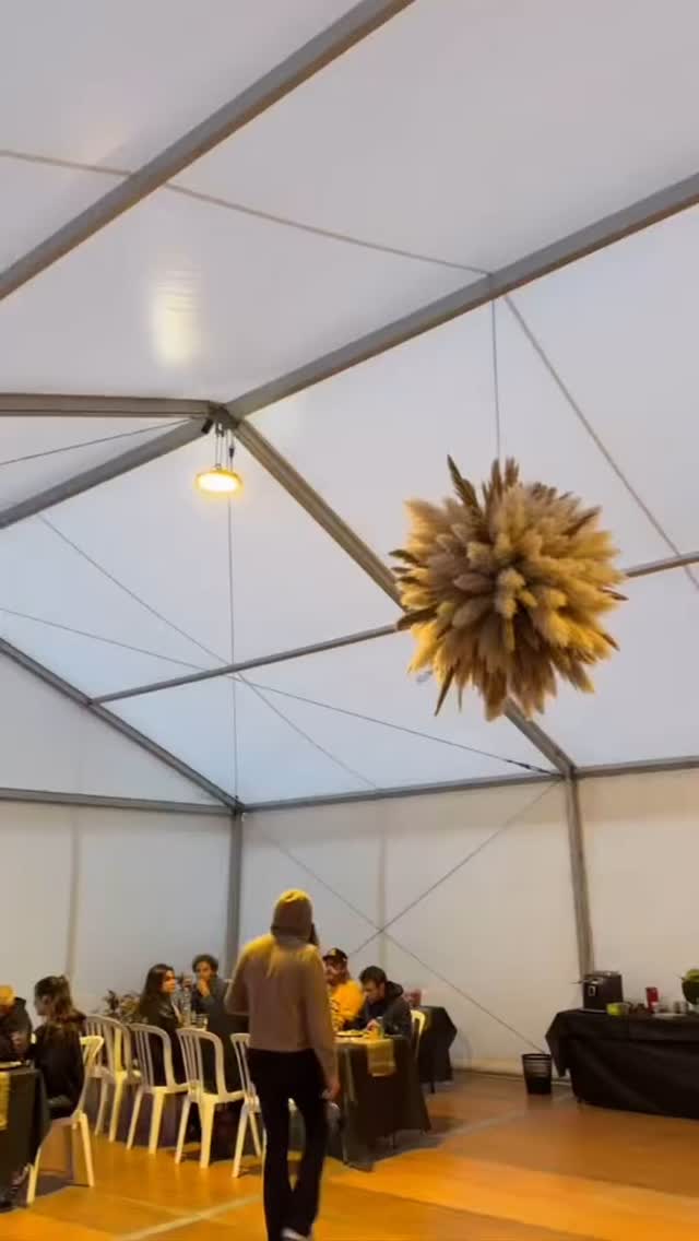 Clap de fin du festival #lnv2025 #lesnuitsvilaines
Merci pour votre confiance renouvelée et votre bonne humeur @koipoooo @breizhloue__fleurs
#breizhloue #breizhloue_fleurs #morbihan #bretagne #peaule #golfedumorbihan #evenement #festival