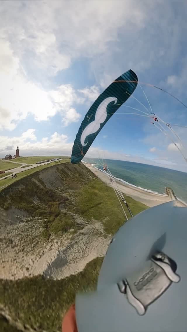 @go.flare.global @proximityflight @cactusoutdoor @teva_newzealand @_paraglidingworld_ @paraclinicsaotearoa
-
-
-
#beyond_gravity #go_flare #flaremoustache #flareline #speedflying #prospeedflying #paragliding #parakites #miniwing #extremesoaring #denmark #denmark🇩🇰 #worldtour #ferring #bovbjergfyr #transkirke
