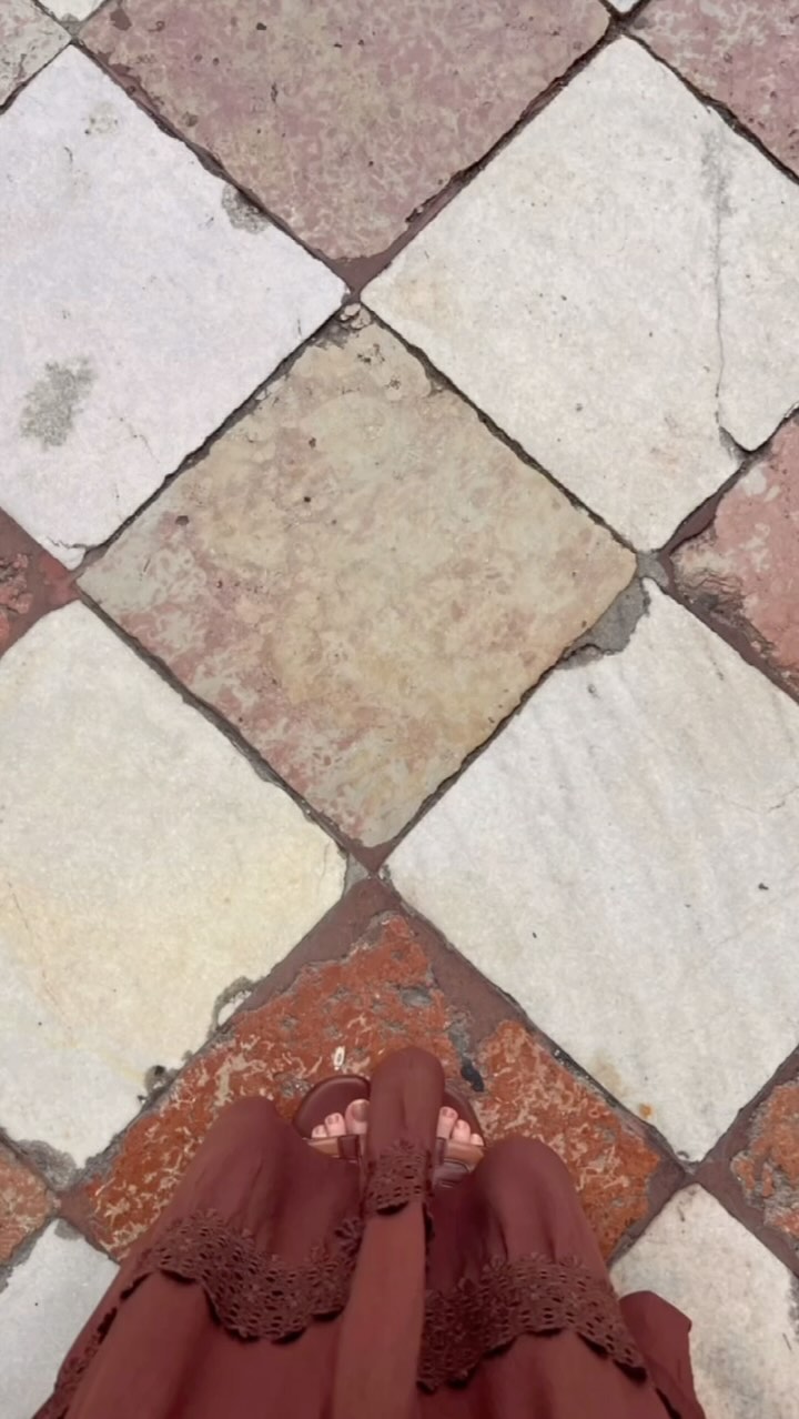 The story behind the 🔸🔸🔸
The elements for Diana Rizko Design branding was inspired by the cross cultural design and infused by the beauty of Middle East.
Growing up in Syria, traveling the world, and living in Chicago has allowed me to appreciate the beauty of different heritage!
The concept: design that tells an authentic and unique story.. by mixing Arabic pattern and calligraphy in a modern way.
🔸The square is the most used shape in Arabic ornaments, patterns, and used in every home either as floor or wall tiles. (I even used it for my sun room flooring)
🔸The dots in Arabic calligraphy- called nuqat- are essential part of the script and my name has the 3 dots.
🔸Intersecting the 3 shapes represents bridging cultures.
As a bonus the 3 elements follow the rule of 3 in interior design principle for a natural, harmonious, and visually appealing design.
* Remix video with @nadineghannoum creative illustration of Syria.
#dianarizkodesign #syriatiles #crossculture #interiordesign #designstories #thestorybehind #brandingdesign #uniquedesign