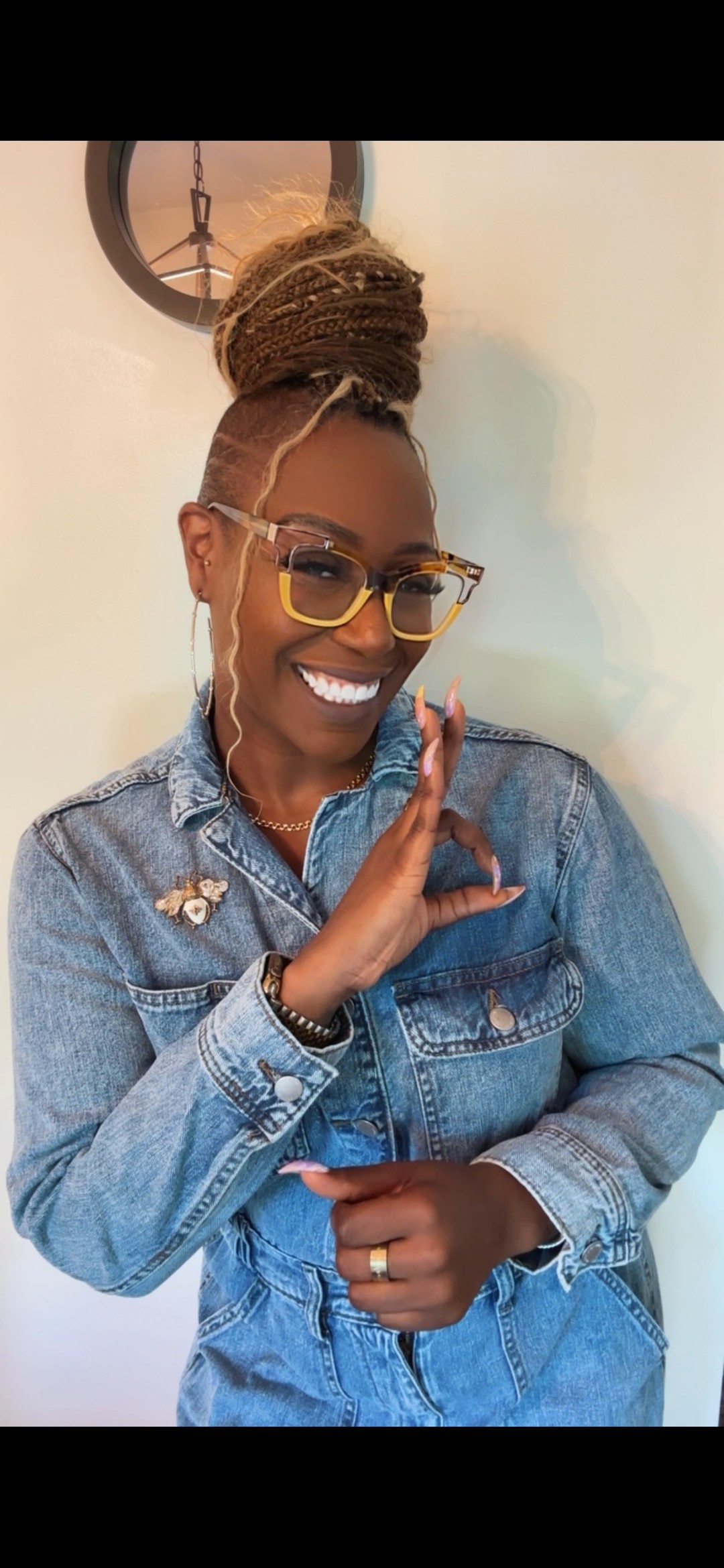Joyous June ✨
I choose joy because God has forgiven me. I’m proud to forgive others, not from weakness, but from grace. His mercy makes it possible. 💛
#JoyousJune #ForgivenAndFree #GodsGrace #FaithOverFeelings #GratefulHeart #WalkingInForgiveness #JesusFirst
Specs👓: @zeelool
Earrings💎: @melindamaria_jewelry