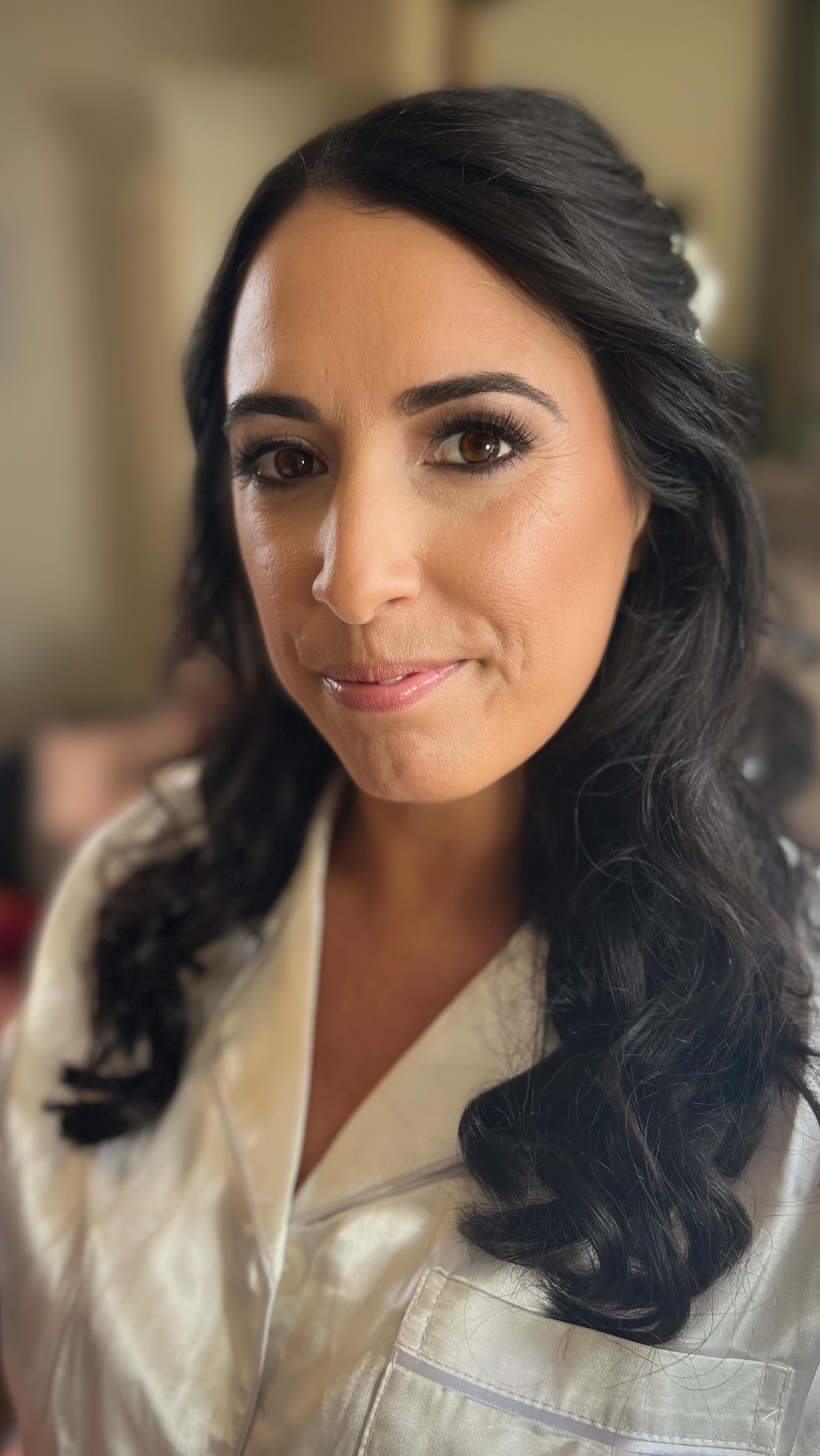 ๐ค Bridal Hair & Makeup for gorgeous Vicki, her daughter, Mum & gorgeous bridesmaids yesterday๐ค.
โจAssisted by my gorgeous Sophie @simplygorgeous.x who was her usual amazing self ..side note, like me lacks confidence and yet is amazing at both hair and makeup and works fast!! โจ
๐ธ It was lovely to meet International Wedding Photographer Lauren @laurenbraithwaite.photography and I cannot wait to see the official photographs
Dress by @annabridal
Florist Julie Land @the_englishgardenflorist
Styling by @houseofstyling_
Venue @abbotscourt
Brides Hair Extensions by @foxylocks
#bridalhairandmakeup #weddinghairandmakeup #dorsethairandmakeup #hampshirehairandmakeup #bridalmakeup #bridalhair #bridalhalfuphalfdown #braidedupdo #brides_by_nikki