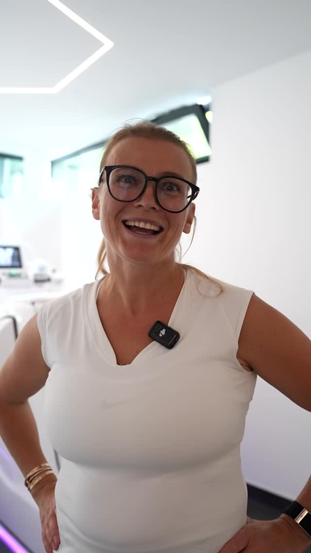 Willkommen bei ZOE sports & Performance GmbH – Wo Fitness auf Innovation trifft!
Entdeckt bei uns die neuesten Trends und Technologien der Fitnesswelt – für alle, die mehr wollen als Standardtraining! Heute stellen wir euch ein absolutes Highlight vor: die revolutionären Vacutherm-Laufbänder!
Diese Hightech-Geräte kombinieren modernes Lauftraining mit innovativer Unterdrucktechnologie und gezielter Infrarotwärme. Das Ergebnis? Ein Turbo-Boost für euren Stoffwechsel!
• Mehr Kalorien verbrennen in kürzerer Zeit
• Schneller sichtbare Ergebnisse
• Gezielte Cellulite-Reduktion
• Verbesserte Durchblutung und Hautstraffung
Dank der integrierten Infrarotwärme werden eure Muskeln schneller aktiviert, die Fettverbrennung steigt drastisch – und das Training fühlt sich leichter an, wirkt aber intensiver!
💥 Schon nach wenigen Anwendungen spürt ihr den Unterschied – und man sieht ihn auch!
Kommt vorbei bei ZOE sports und erlebt die Zukunft des Fitnesstrainings. Testet die Vakutherm-Laufbänder selbst – für eine neue Dimension von Training, Effektivität und Wohlbefinden!
📍 Jetzt Termin vereinbaren und den Unterschied fühlen!
ZOE sports– dein Partner für leistungsorientierte Fitness mit Innovation. #vacutherm #grünwald #nextlevel #infrared #zoesports