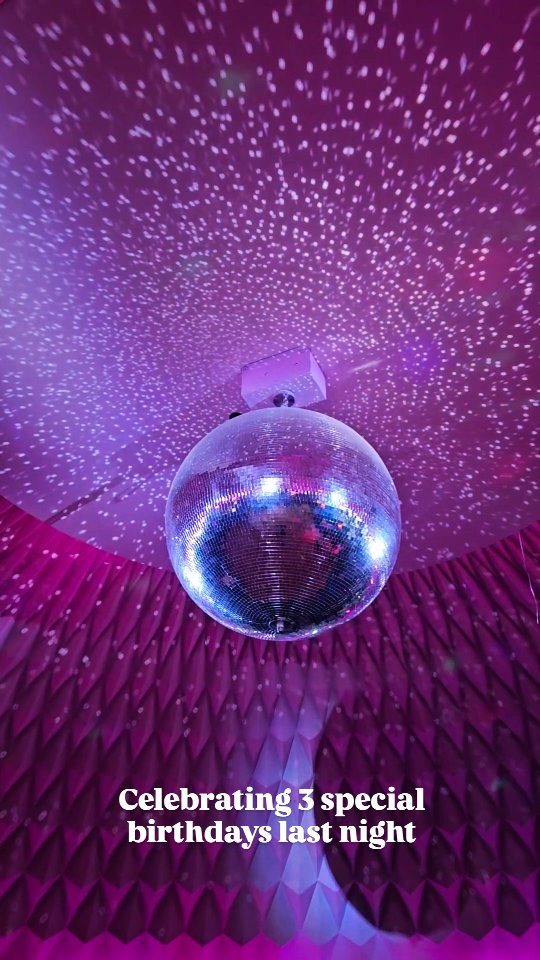 Had a great time at @keywestrestaurant on @bournemouthpier last night, celebrating Suzi, Claire and Kimberley's birthday.
Such a fun night, yeeha.
.
.
.
#partyBand
#LiveWeddingMusic
#WeddingEntertainment
#WeddingMusicians
#WeddingBandLive
#birthdayVibes
#LiveMusicForWeddings
#WeddingPartyBand
#WeddingDanceBand
#BandForHire
#MusicForLove
#DreamWeddingBand