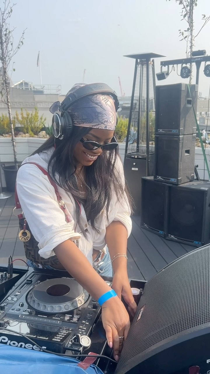 Big special thanks to @imullarsoundsystem & @aquanueva for this collaboration of culture & sounds
#amapiano #piano #african #djset #event #fyp #fypage #fypシ #londonlife #fypppppppppppppppppppppppppppppppppppppppppppppppppppppppppppppppppppppp #trendingaudio #trending #trendingreels #soundsystem #soundplug #events #london