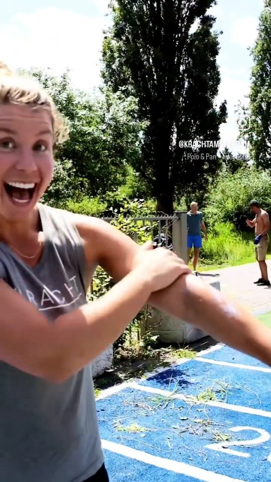 Grab your garden gloves instead of your grips, and some garden tools instead of your regular barbell for our annual garden day this coming Sunday, August 18 from 12 - 15h 👩🏼🌾🦋
Let's bring some fresh cuts and care to this garden so that it can shine bright for our upcoming BBQ on August 31 🤩
Coffee is on us ☕
You in? Great! Sign up via SportBit! 🤜🏼🤛🏼