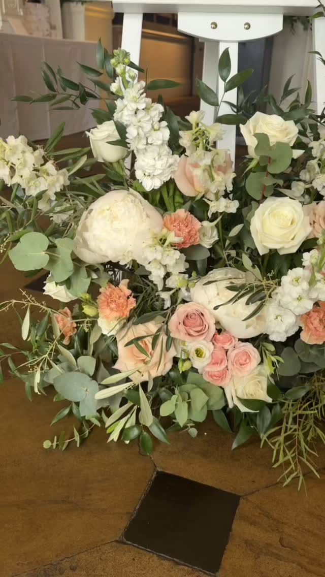 What a beautiful day 🤍🤍
.
.
#cakedecorating #cakestyle #cakeart #buttercream #leeds #westyorkshire #leedsbaker #weddingcakesideas #weddingcake #weddingcakedesign #bespokeweddingcakes #weddingcakeinspiration #prettyweddingcakes #texturecake #uniqueweddingcakes #weddingcakeinspo #whiteweddingcake #whitecake #texturedcake #prettywedding #weddingcakes #goldleafweddingcake #goldleafart