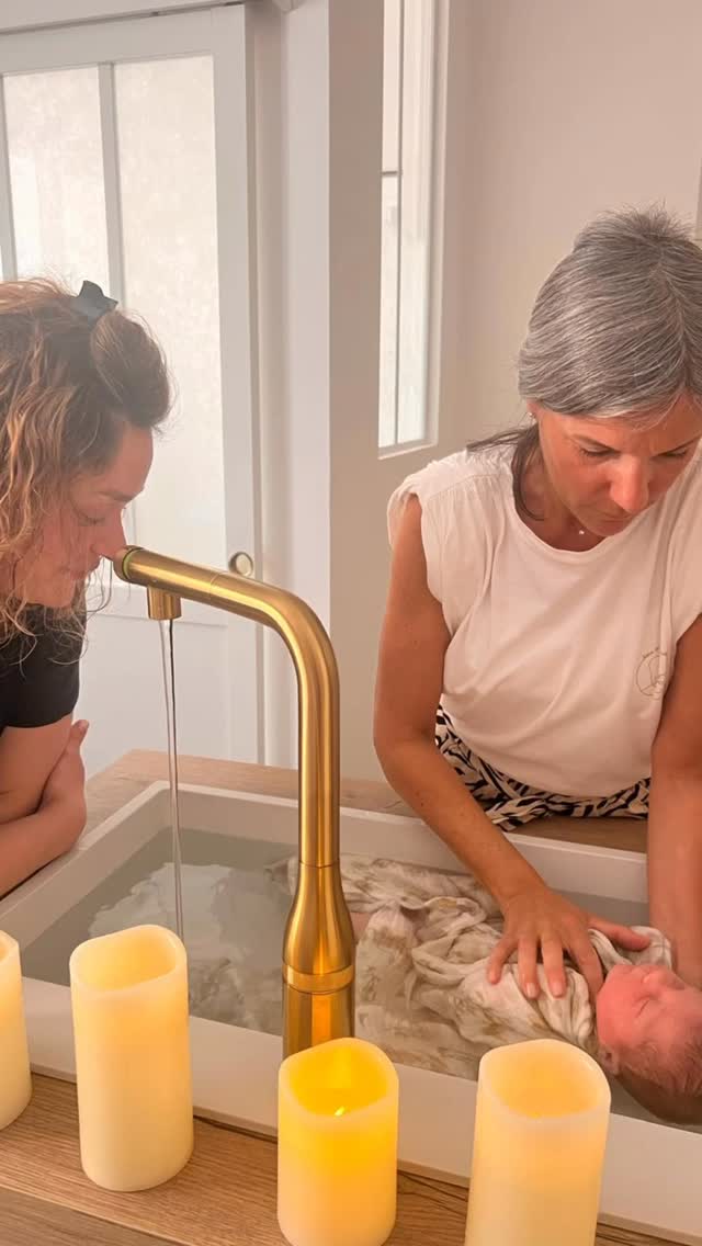 Le thérapeutique bain bébé c’est un cadeau pour bébé mais aussi pour les parents . Un cadeau remplit d’émotion , d’amour , de partage…ce soin vous appartient
#TBB #entrepreneur #entrepreuneuse
#baintherapeutique
#lebaindesonia #auxiliairedepuericulture #maman #bebe #femmeenceinte #allaitement #massagebébé #réflexologiebebeemotionnel#futuremaman
#futurpapa #futursparents #heureuxevenement #naissance #accouchement #parentalité #bienveillance
#paris#massagefemmeenceinteboulogne#tbb