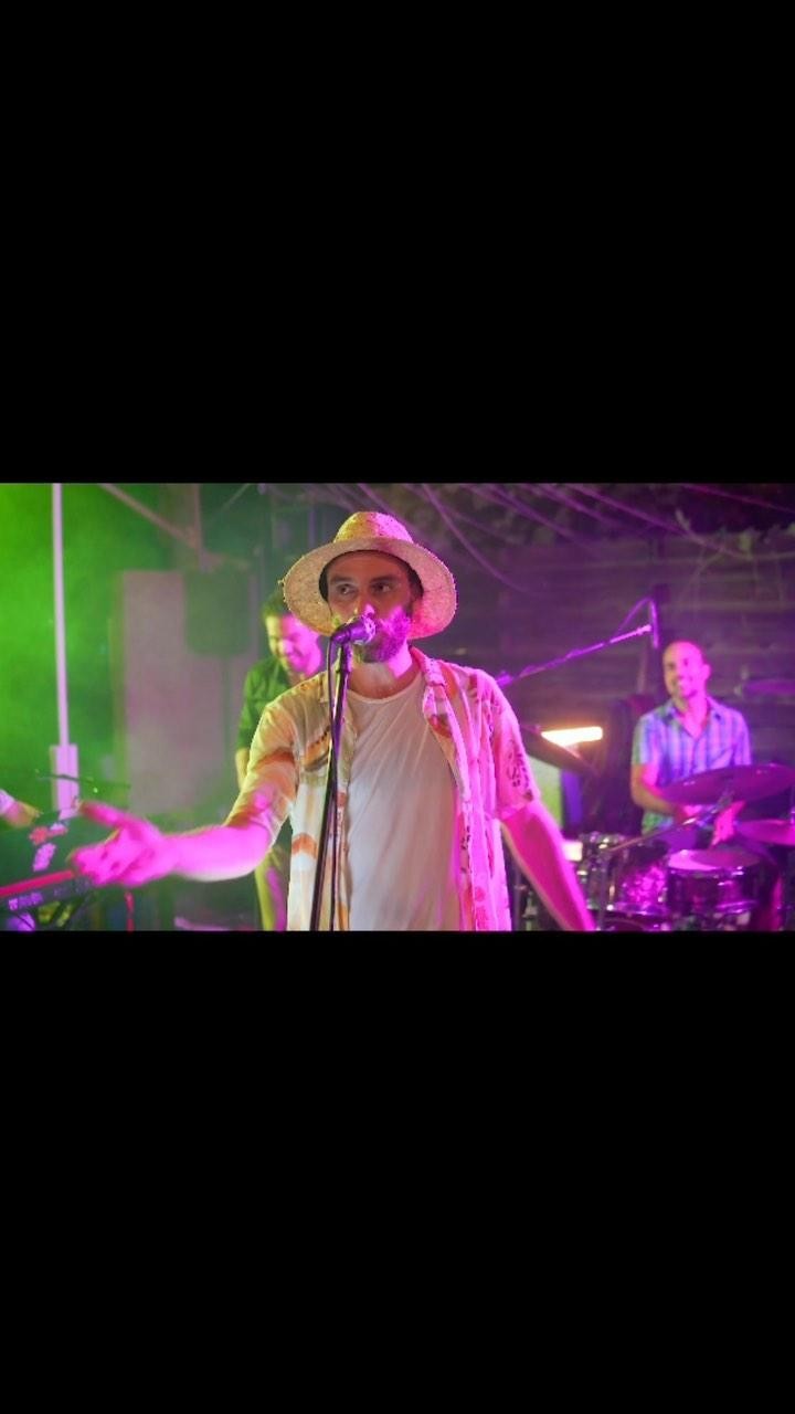 Here is a small snippet of our version of Rise Up , Performing @santamaria.beach
When music hits you , You feel no pain.
Mixing and Recording - @dogyardstudio @arodosthenous
Video and Editing - @costas357
#livemusic #reggae #funk #jazz #cyprus #limassol #islandlife #beach #summer #instagood #instalike #videogram #instaphoto #videooftheday #guitar #drums #keyboard #bass #groove #band