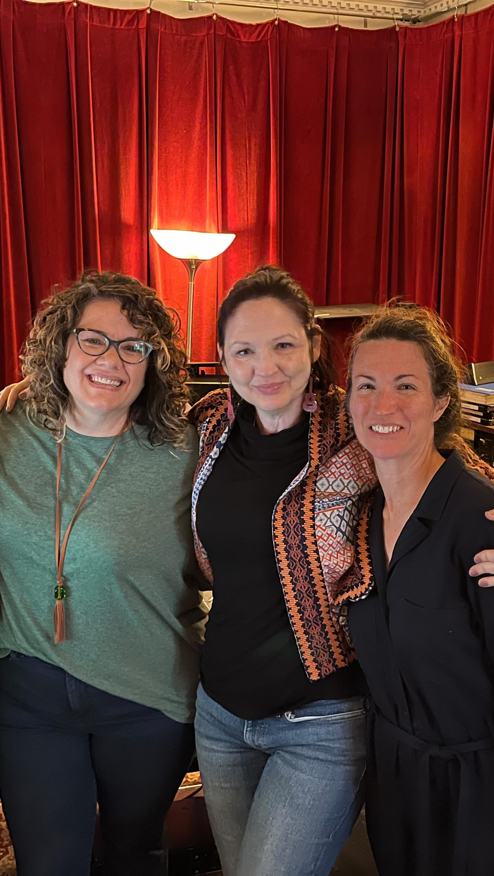 A few of us went into @singlelock studios on Wednesday and recorded 5 songs with an incredible all-star band. I got to produce these songs and spend some time in the studio with these awesome singer-songwriters. I cannot wait to hear the final product. This feels like magic ✨ - Nicole
@ashleysykesmusic @heathergeomusic @kristenbuddemusic @rebekahlgilbert