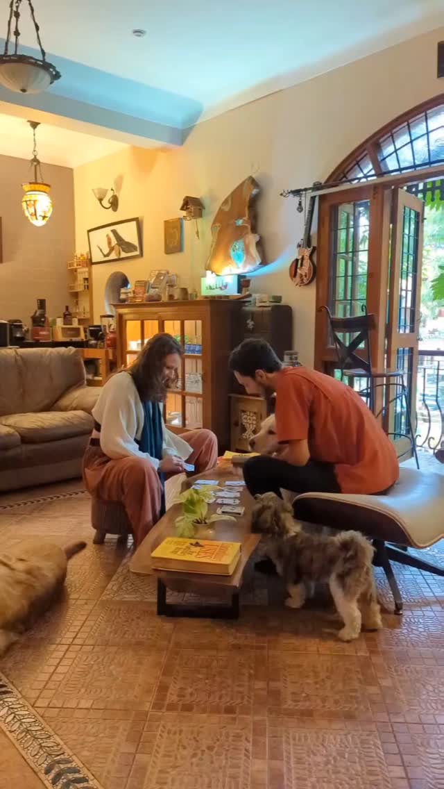 "Brette & Jayson, a spirited and loving duo, stayed with us at MiCasa 93 as they embarked on their adventure in this magnificent land. #IncredibleIndia
I wish them strength and hope as they rebuild their lives after the heartbreaking wildfire that claimed their home and studio."
#connections #happyspace #community #conversations #serendipity #travel #music #petlove #strength #courage #home #airbnb
@anywhere13everywhere @brettealana @om.jsun