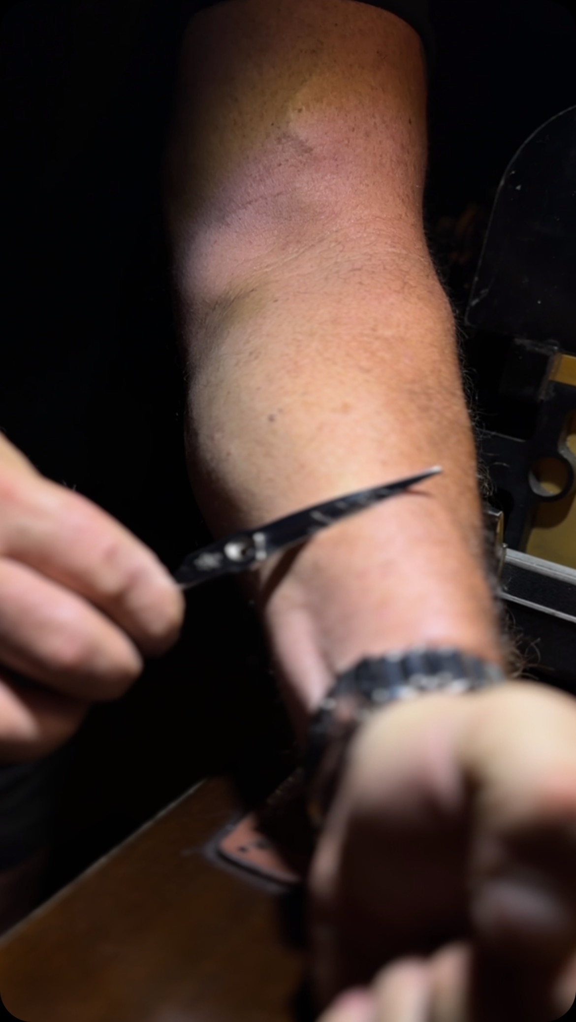 Can your shears do this? If not, you may need B&T Shears!
Top of the line sharpening machine (we are contracted with surgeons even!) Master Sharpener of over 25 years. #btshears #mastersharpener #japanesesteel #professionalstylist #hairsalon #VG10 #440C