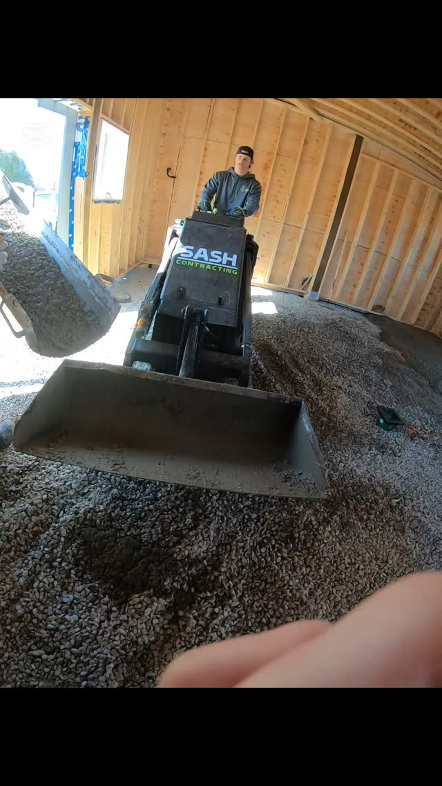 Concrete pour day
#concrete #concretefinish #ditchwitch #hardscape #skidsteer