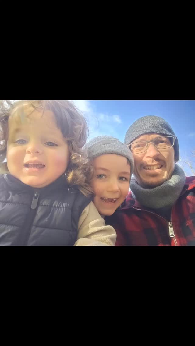 Our annual trip to Kelvingrove park in the Autumn sun. One of mummy's favourite places and times of year with the boys #autumnvibes๐ #familytime