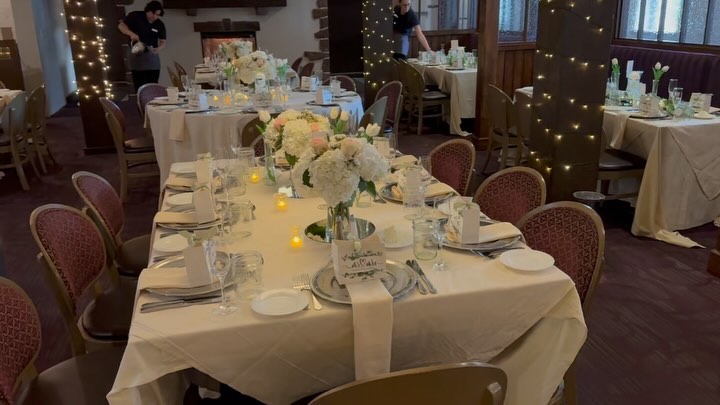 An intimate wedding in the warm glow of candlelight and the cozy ambiance of a crackling fireplace. A perfect blend of romance and elegance in our main dining room.
Congratulations, Lisa & Kenneth! 💍🕯️✨
#intimatewedding #thefarmersdaughter