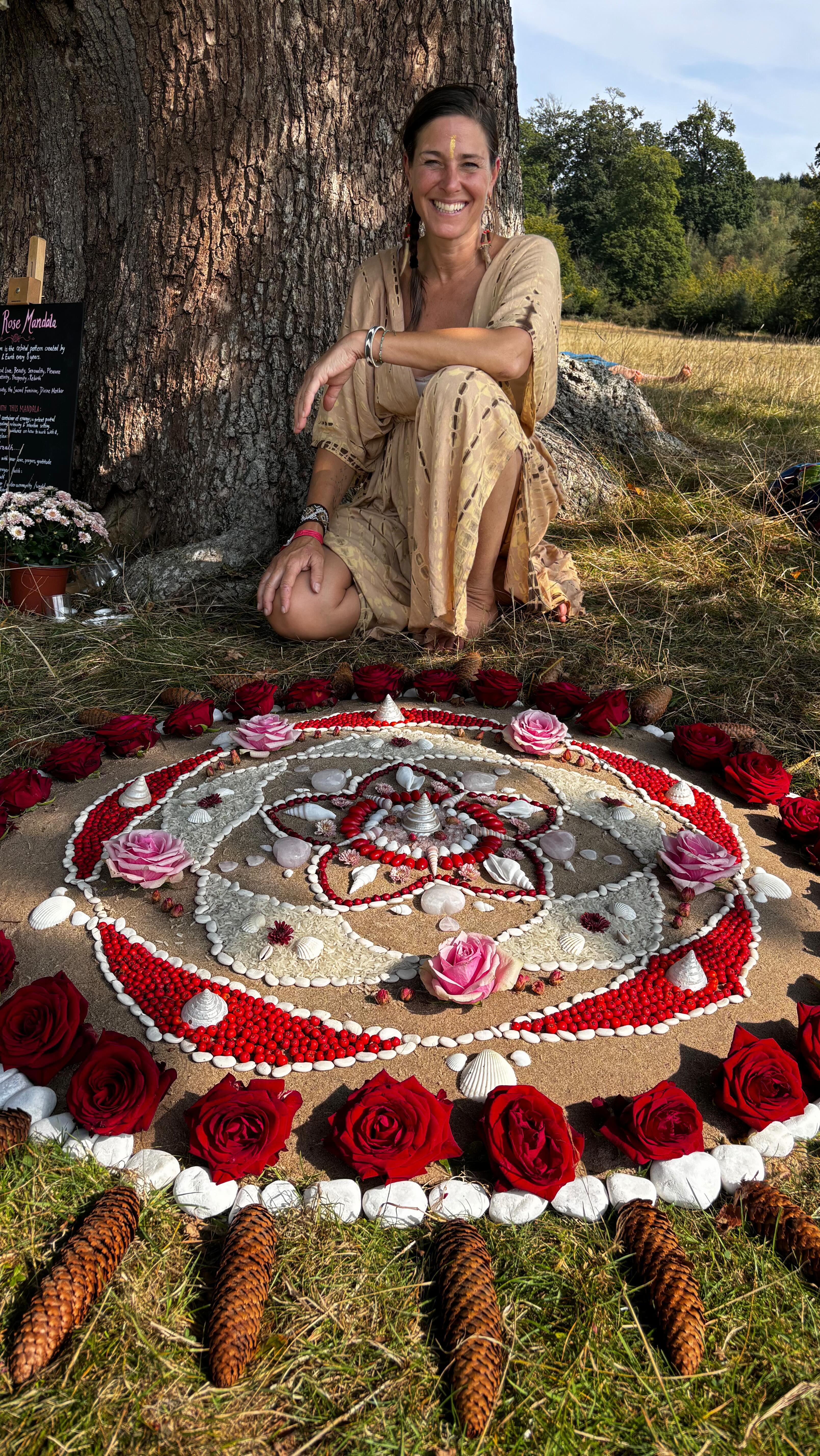 Rose 🌹, love, sisterhood.
.
.
.
#rose #sisterhood #sisters #love #sister #sisterlove #womenempowerment #womensupportingwomen #women #friendship #happy #community #thevidasana #vidasana