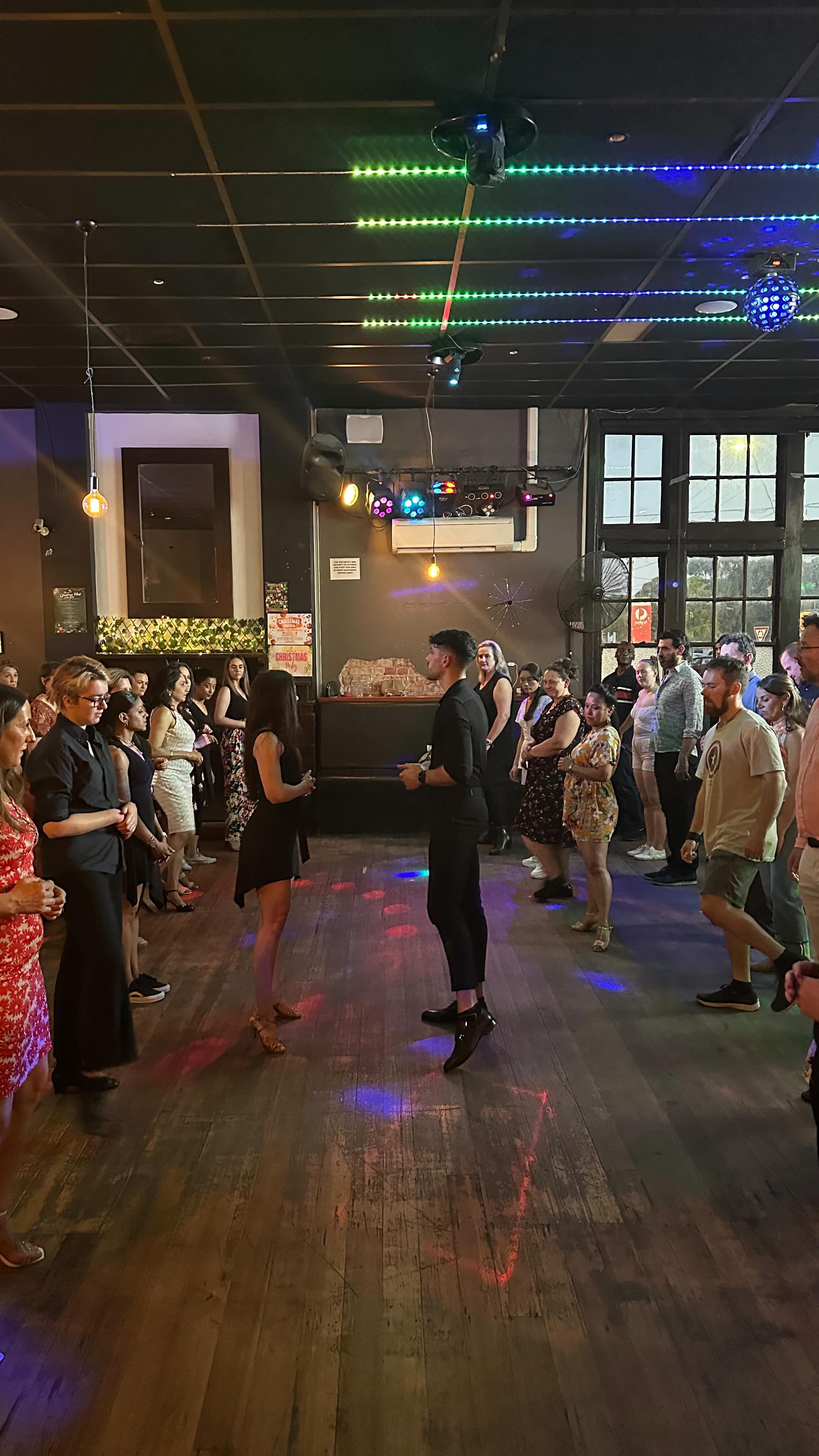 Get ready to spice up your Saturday night with the return of Salsa at The Setts!
Our beginner-friendly lessons start at 7 PM on August 31st—no partner required. Bring your friends, family, or come solo and meet new people! 💃🕺 Plus, enjoy a free drink with every ticket purchased on our website. Don’t miss out—grab your tickets now at www.jordansaisidance.com! #salsanight #dancewithus #beginnerdance #jordansaisidance