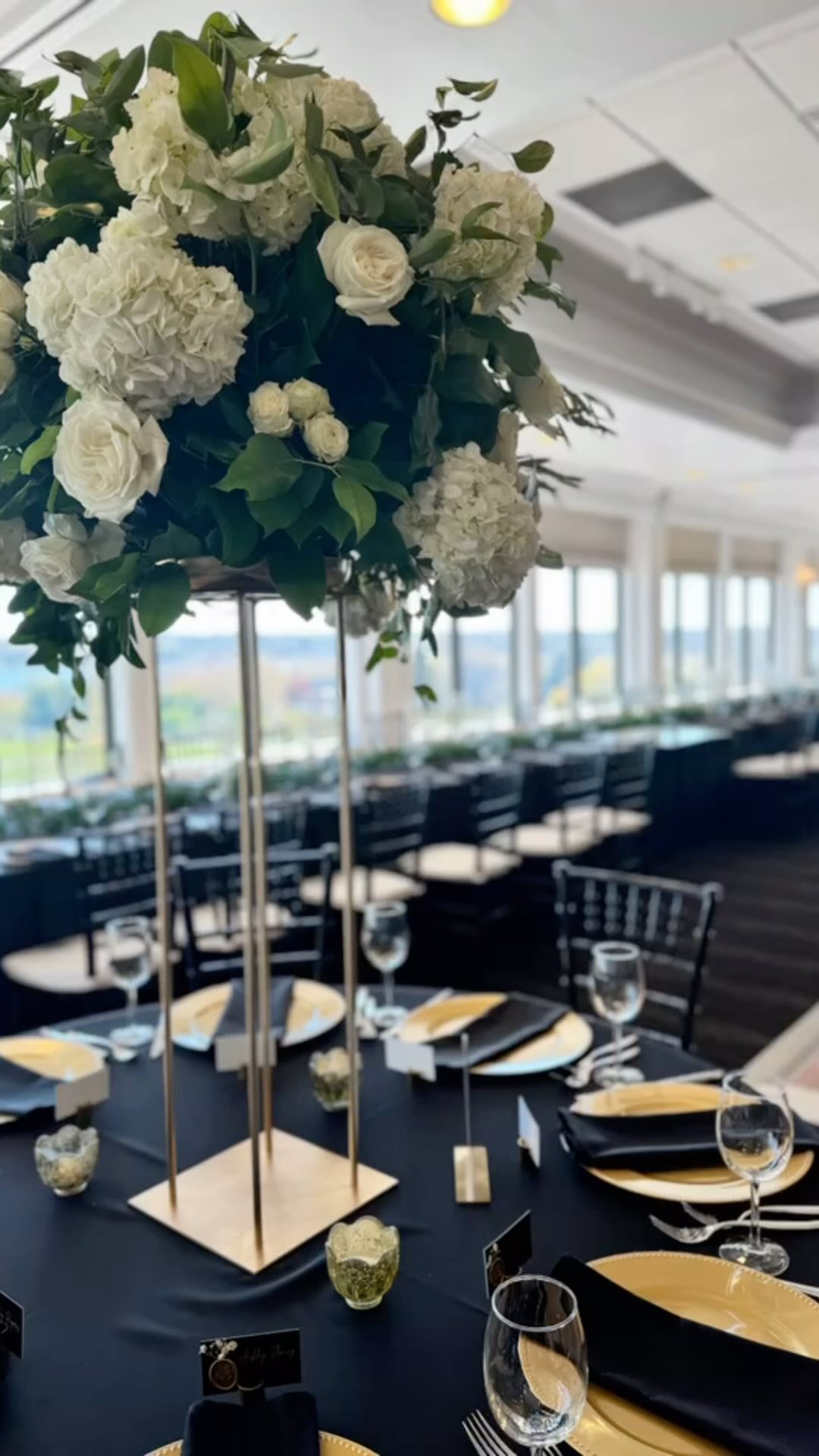 Venue | @destinationgn, Grand Ballroom
Wedding Planner Company | @graceful_events_weddings
Resort’s Event Manager | @events_alexandra
Graceful Wedding Planner | @sarasekeres
Floral | @lilypotsevents
Bakery | @juliemichellecakes
Linen | @windycitylinen
#genevanational
#lakegeneva
#wedding