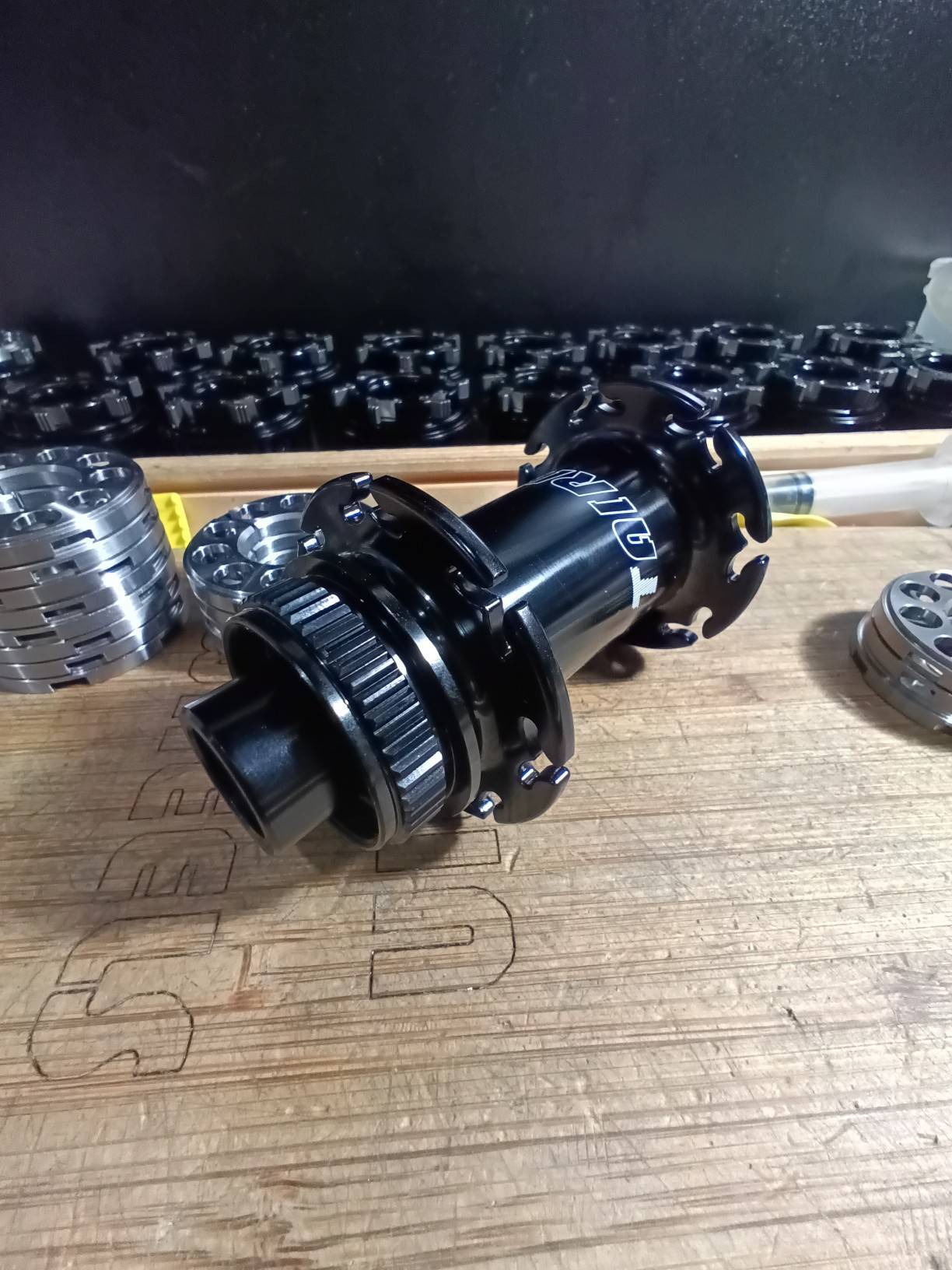 I spy with my little eye 👀
.
.
.
#patented #globally 💯 🚲🚲🚲 #canadian #silenthub #bigbearings #quality #assembledhere #handbuiltwheels #wheelsets #engineered #proprietarydesign #performance #wheels #boost #premiumalloy #tubeless #tubelesswheels #tairinwheels #enduro #mtb #enduromtb #yvr #604 #hub #wheelbuilding #bike #bikelife #vancouverbc