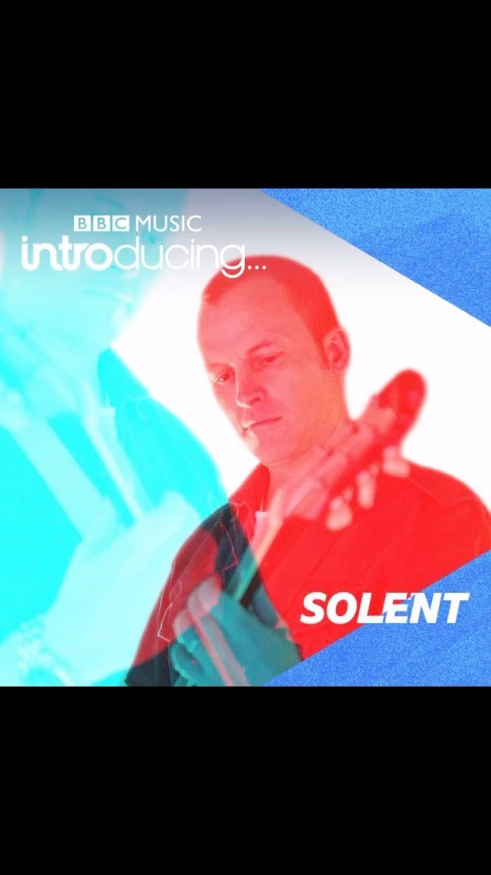 A big thank you to @stephnradio for playing Asgard Raven’s #newsingle What Will Be, Will Be in @bbcintroducing Solent last week - a privilege indeed!!
🎸
#radio #radioshow #first #newsong #itsnevertoolate #veteran #newmusic #indierock #oasis #unsigned #epiphone #fender #instagood #instapicoftheday #song #songwriter #originalmusic #guitaristsofinstagram #independentartist #rocknroll #freshfinds #britpop #britrock #SingerSongwriter #worldmusic #indieartist #musician #musica #music