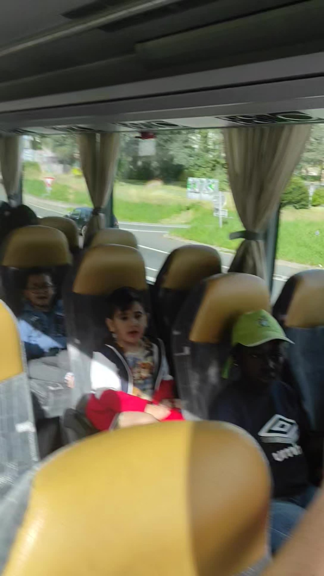 De l' ambiance dans le bus en direction de miniworld