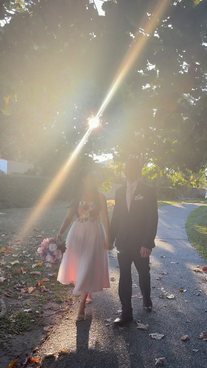 Can’t get over these two love birds!
Such a beautiful moment on their wedding day 💕
Custom gown @brittneypaigecouture