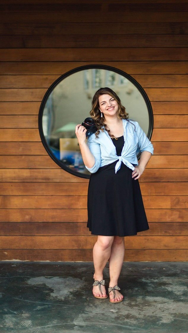 I post a lot of neutral and blue dominant images for a little bit of brand/feed consistency, but actually photograph the rainbow!
You can wear any color you like! 📸