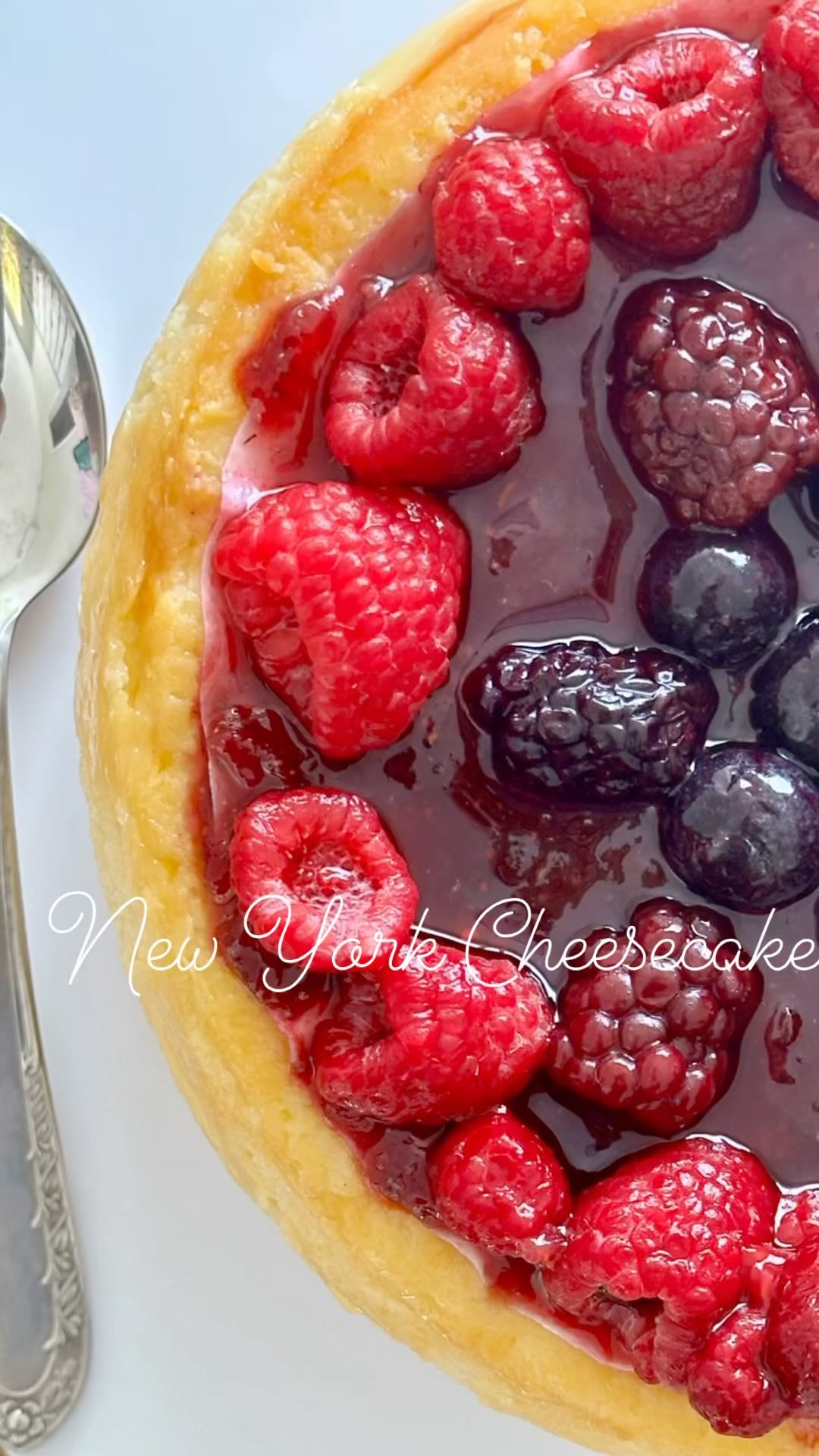 New York Cheesecake: Auténtica cheesecake americana con reduccion casera de frutos rojos.
Simple. Clásico. Inigualable.
Www.oh-cheesecake.com
#newyorkcheesecakes #cheesecake #cheesecakelovers #newyorkcheesecake #newyork #nordelta_ciudad
