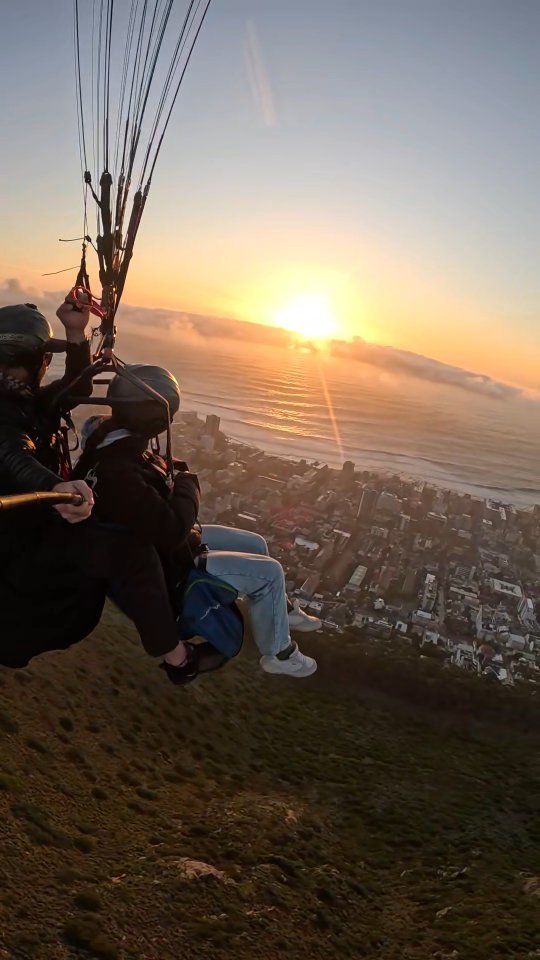 Come for a flight, many say it is the best thing they did in Cape Town. Bookings are open for summer. See you in the Sky!
βοΈπͺπΏπ¦
#skysafari #southafrica #paragliding #capetown #fly #paraglide #travelcapetown