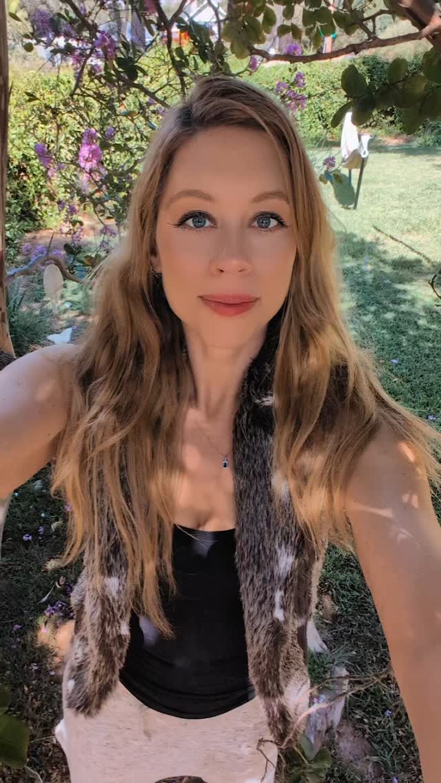 🌟 Thrive, Don’t Just Survive🌟
Did you know that adrenaline powers your stress response and creates lasting memories?
💡 When stress hits, adrenaline surges, your body prepares, and your stomach secretes acid—often turning that "gut feeling" into something real.
🤯 But if you listen deeply, there’s *natural intuitive wisdom* in your gut waiting to guide you. 🌿✨
Ready to release the neurotransmitters of stress—physically, nutritionally, and emotionally?
Let’s turn stress into empowerment. 💆♀️✨
*Book a session through the link in my bio* and start your journey to balance today. 🧘♀️
#ThriveNotSurvive #GutWisdom #StressRelief #HolisticHealing
#StomachHealth #CortisolBalance
#BackPainRelief #NaturalHealing
#IntuitiveHealing #ListenToYourBody #HolisticHealing #MindBodyConnection #Health #BreakFreeFromTheSystem #ChiropracticCare #RootCauseHealing #DitchThePills #StressRelief #HealFromWithin #NaturalHealth #BodyMindBalance #SelfHealingJourney #NervousSystemHealing #NervousSystem #BodyWisdom #EmotionalWellness #Detox #Trending #Viral