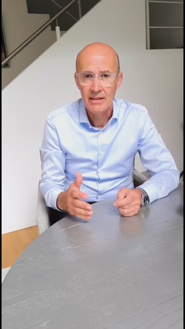 Klartext mit Jan am Morgen – heute mit der Frage: Kann ein Unternehmer eine Verwaltung führen? (Teil 3/3)
Unsere Antwort: Ja – und zwar mit Haltung und Prinzipien, die Jan im Video genauer erläutert.
Denn ob Unternehmen oder Verwaltung – im Mittelpunkt stehen Menschen. 🟠
Genießt den Tag ☀️
#sgzukunft #solingen #kommunalwahl2025 #klartextmitjan