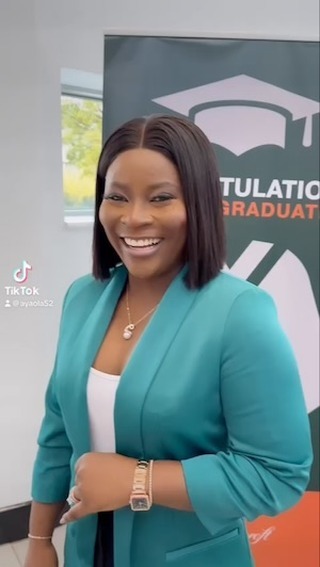 Looking Sharp in our B/S collection
💚🖤💚🖤💚🖤
.
.
.
#londonwigs#londonwigstylist#ukhairvendor#romford#barkinghairstylist#bonestraighthair#birhmingham#Sheffield#luton#protest#blackownedbusiness#london🇬🇧