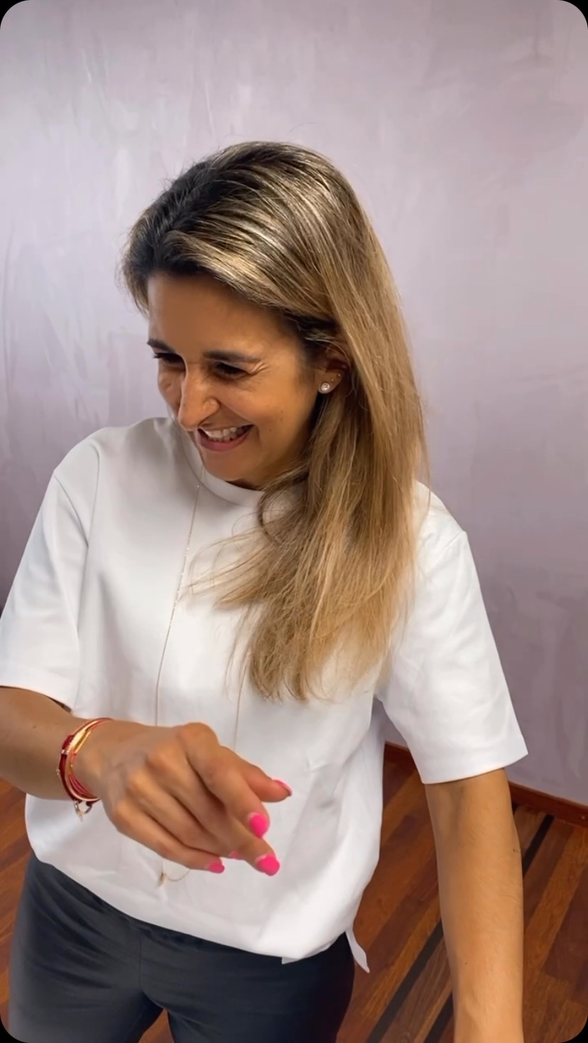 Letzten Sonntag lief die Kamera heiß für die @futuracontour Behandlung 🎥
Hier ein kleiner Sneak Peek – da kommt noch mehr, seid gespannt! 😄✨
#badenist #badenistschön #caterinanailadstyle #schönehautistkeinzufall #lovetheskinyourin #hyaluron #beautyzürich #faltenfrei #faltenfreiohneop #antiwrinkletreatment #hautstraffung_ohne_op #hautstraffungohneop #sneekpeak #lovethelifeyoulivelivethelifeyoulove #veganskincarethatworks #seisensi #seisensiskincare #thesenseofbeauty