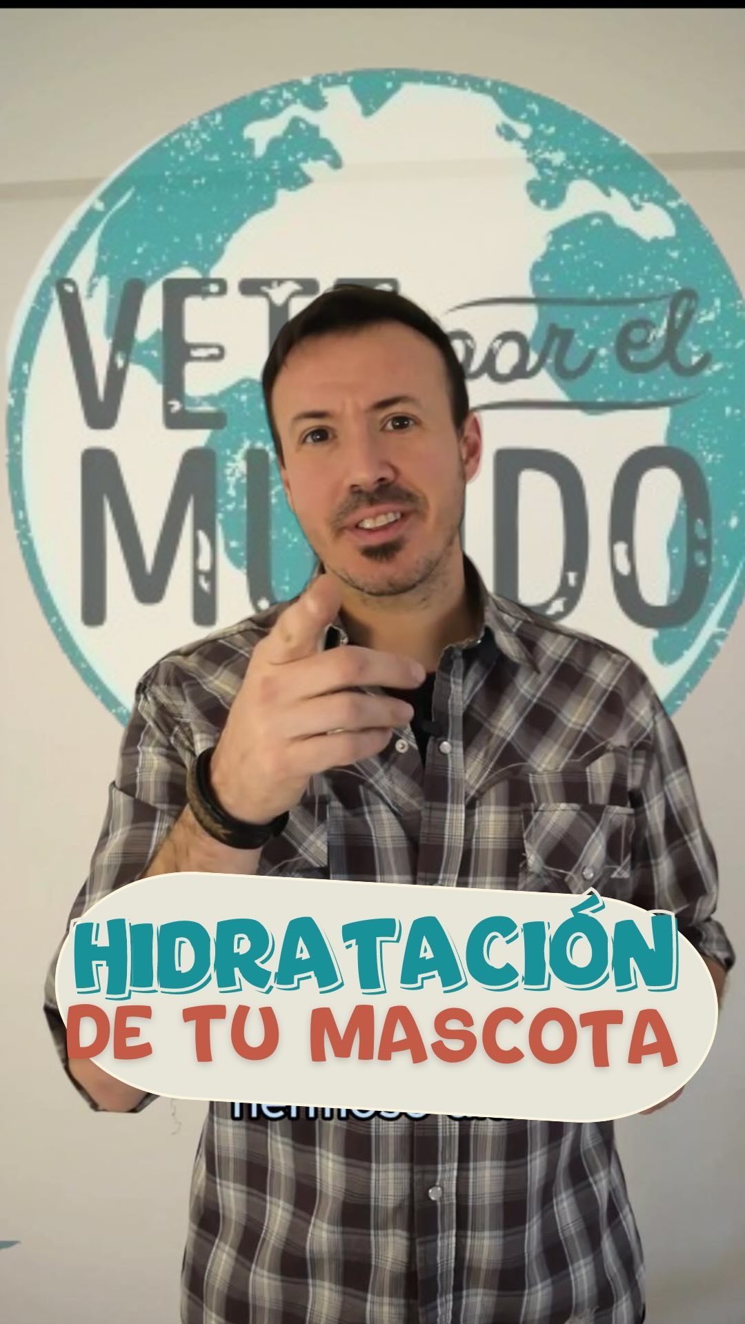 💧 ¡Atención, pet lovers! Mantener a tu mascota bien hidratada es esencial para su salud, especialmente en climas cálidos o cuando están más activos 🐕🐈.
👉Hoy, te traigo algunos tips fáciles para asegurarte de que tu mejor amigo esté tomando suficiente agua:
1️⃣ Acceso constante a agua fresca: Asegurate de cambiar el agua varias veces al día.
2️⃣ Al igual que nosotros, tus mascotas prefieren agua limpia. ¡Evitemos las impurezas!
3️⃣ Controlá la cantidad: Si notás que tu perro o gato está tomando más (o menos) agua de lo normal, puede ser un signo de problemas de salud. Consultá a tu veterinario.
4️⃣ Sumá hidratación con alimentos: Incorporá alimentos húmedos o frutas como la sandía (en pequeñas cantidades) para darles un plus de agua.
👆🏼Mirá el video completo para más consejos y asegurate de que tu compañer@ de cuatro patas esté siempre bien cuidado ❤️
#veterinarioporelmundo #hidratacion #hidratacionmascota #perro #gato #verano #mascotashidratadas #viajarconmascotas #tipsviajeros