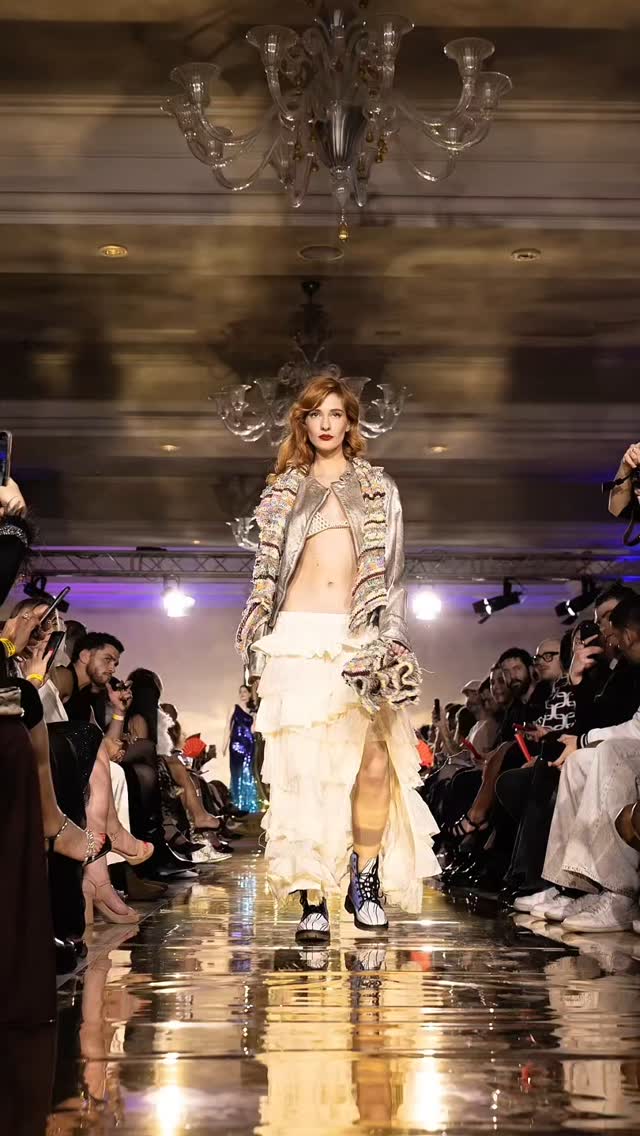 The lights dim.
The music hits.
And just like that- we’re on the runway.
FaireOir takes its first steps on the international stage,
marking the debut of Israeli-designed shoes
in Milan Fashion Tour.
From imagination to creation.
From sketch to spotlight.
Photos by :#nissim_cordovi93
#FaireOir #RunwayDebut #MilanFashionTour #HighFashionShoes ##FashionWithoutBorders #BoldDesign #faireoirshoes #shonbalaishofficl #milanofashion #fridayenergy_ii