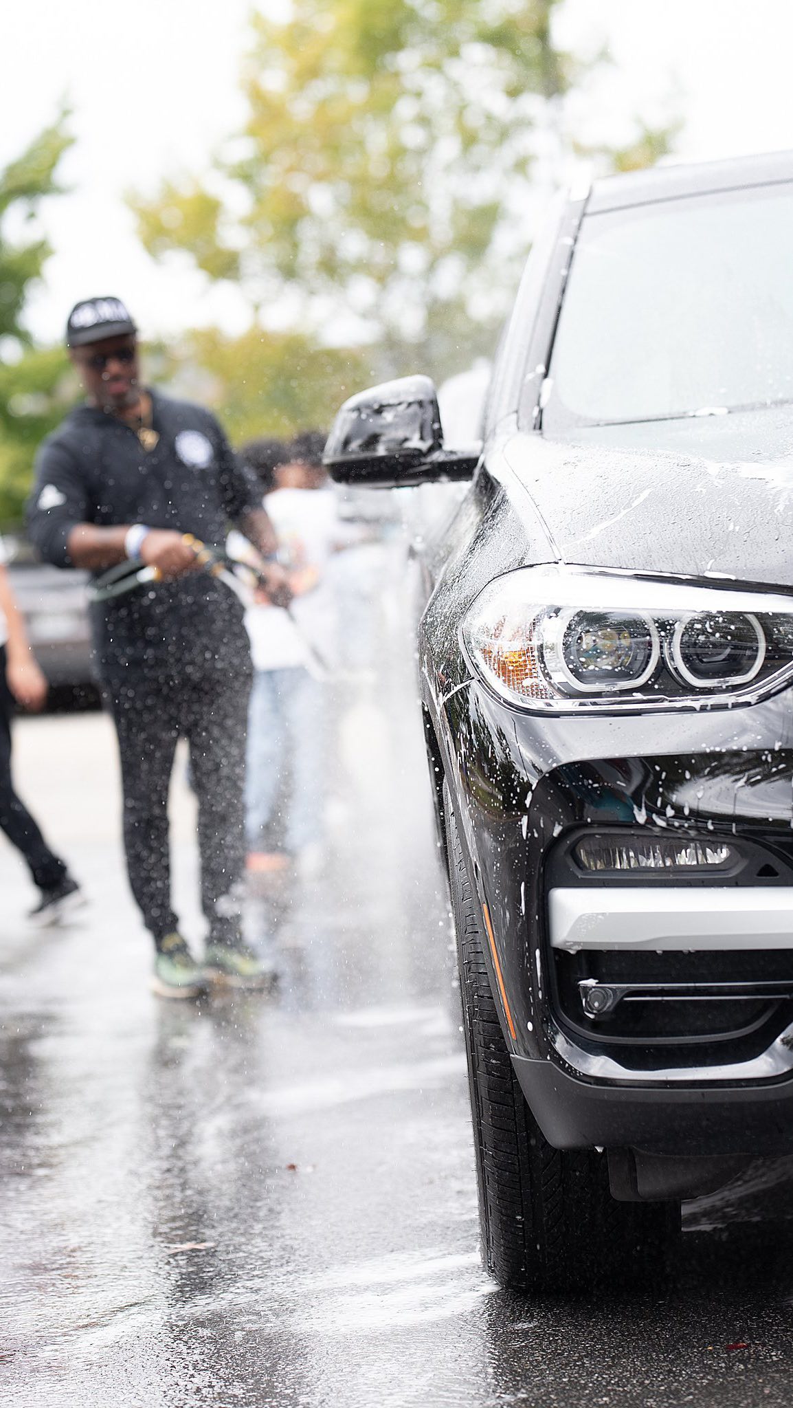 Hope folks were able to go out to support @brothers_makingmoves free car wash today. I saw exceptional work ethics displayed today and they were still able to have fun and be kids. Balance. ❤️
@dr_gspeaksphd amazing thing you’re doing here!!
Thank you to Josh with @playabowlssugarhill for stopping by to support the boys.
#sugarhill #sugarhillga #brothersmakingmoves #nonprofit #changemakers #buildingouryouthforthefuture #advanceautoparts