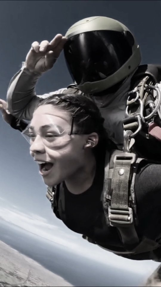 It's all smiles at Club B.I.G. 😁 www.skydivebig.com
#skydiving #hawaii #gopro #instagood #bigislandgravity