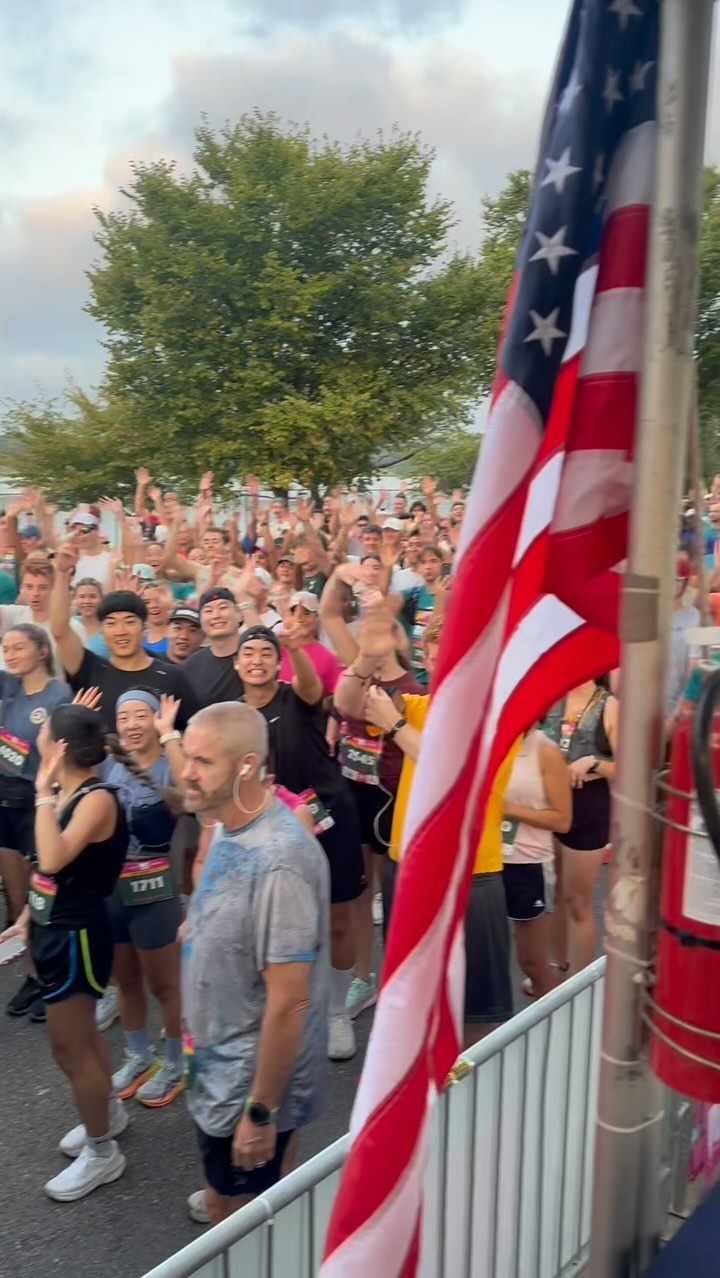 It was a perfect day for over 9,000 runners to Race the District. Had a blast announcing all the fun at the @dchalfmarathon