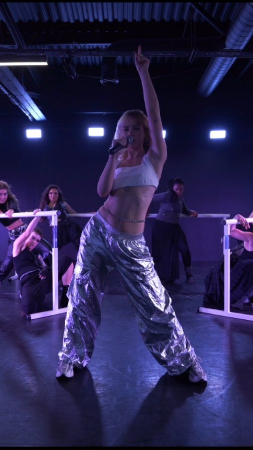 UNAPOLOGETIC x BECKY HILL
Artist submission for @beckyhill
Once we heard this song we couldn't not create to it, and this is only the beginning of what's possible 💥 Thank you Becky Hill you really know how to create DANCE music and we're obsessed with this one 😍🔥
📍@themanorldn
🎥@georgelbutler
Creative choreography & movement director @kimberley13collins
Assistant @mjmcgibbon
Dancers @kateeorrells @laurambraid @mjmcgibbon @pearlmakayi @_poppy_radford_ @samara_tong
Artist @maiastones_
For bookings & enquires 📨 hello@unapologetic.uk
#unapologetic