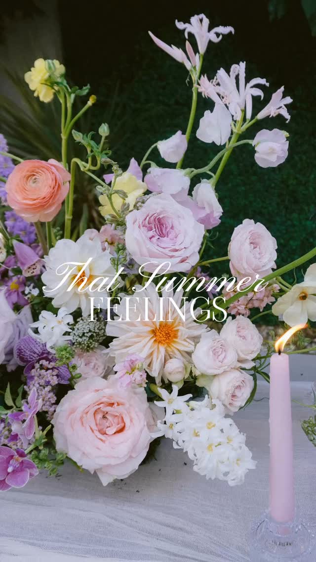 We’re ready for some summer romance! This alfresco tablescape featuring lush, dreamy, soft summer florals, designed to make your backyard celebrations feel magical. Who’s ready for long, beautiful evenings under the stars? ✨
