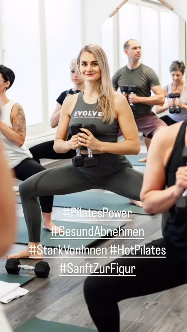 Abnehmen ohne Joggen? Klar! 💪
Pilates ist gelenkschonend, aktiviert deinen Stoffwechsel und formt deinen Körper von innen nach außen. Perfekt für alle, die gesund und langfristig fit werden wollen!