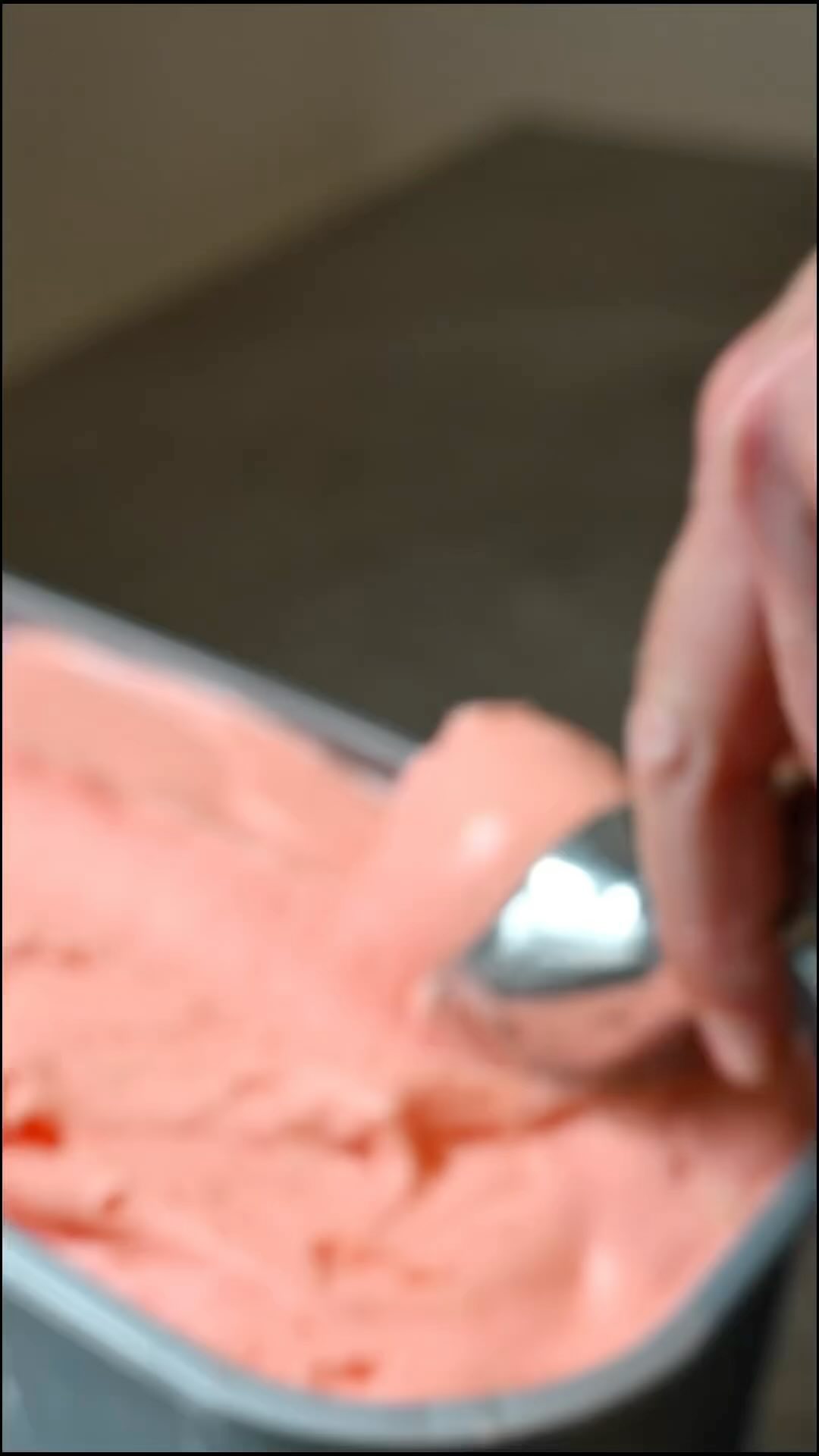 British strawberry sorbet! 🍓 🇬🇧 this weekend @lowerstablestreet_market.